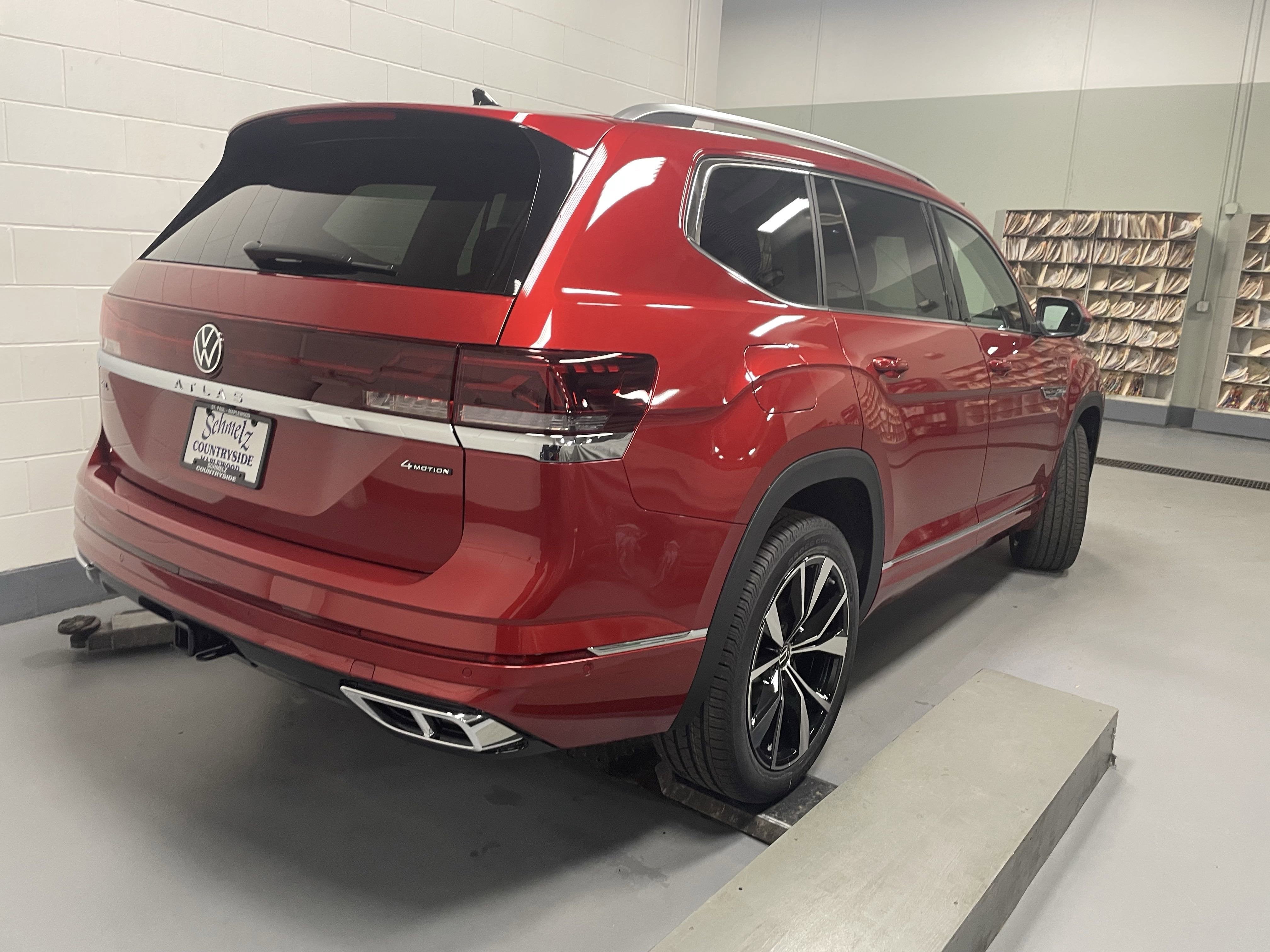 2025 Volkswagen Atlas 2.0T SEL Premium R-Line