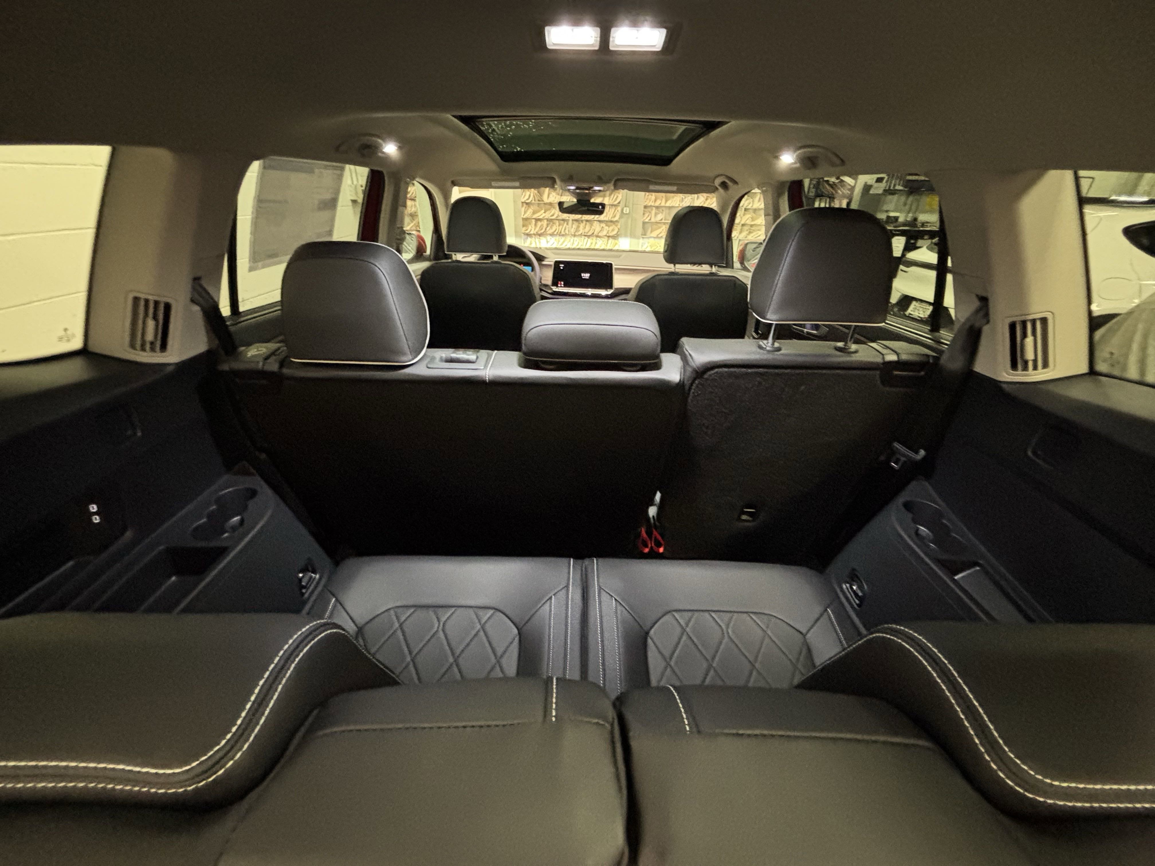 2025 Volkswagen Atlas 2.0T SEL Premium R-Line