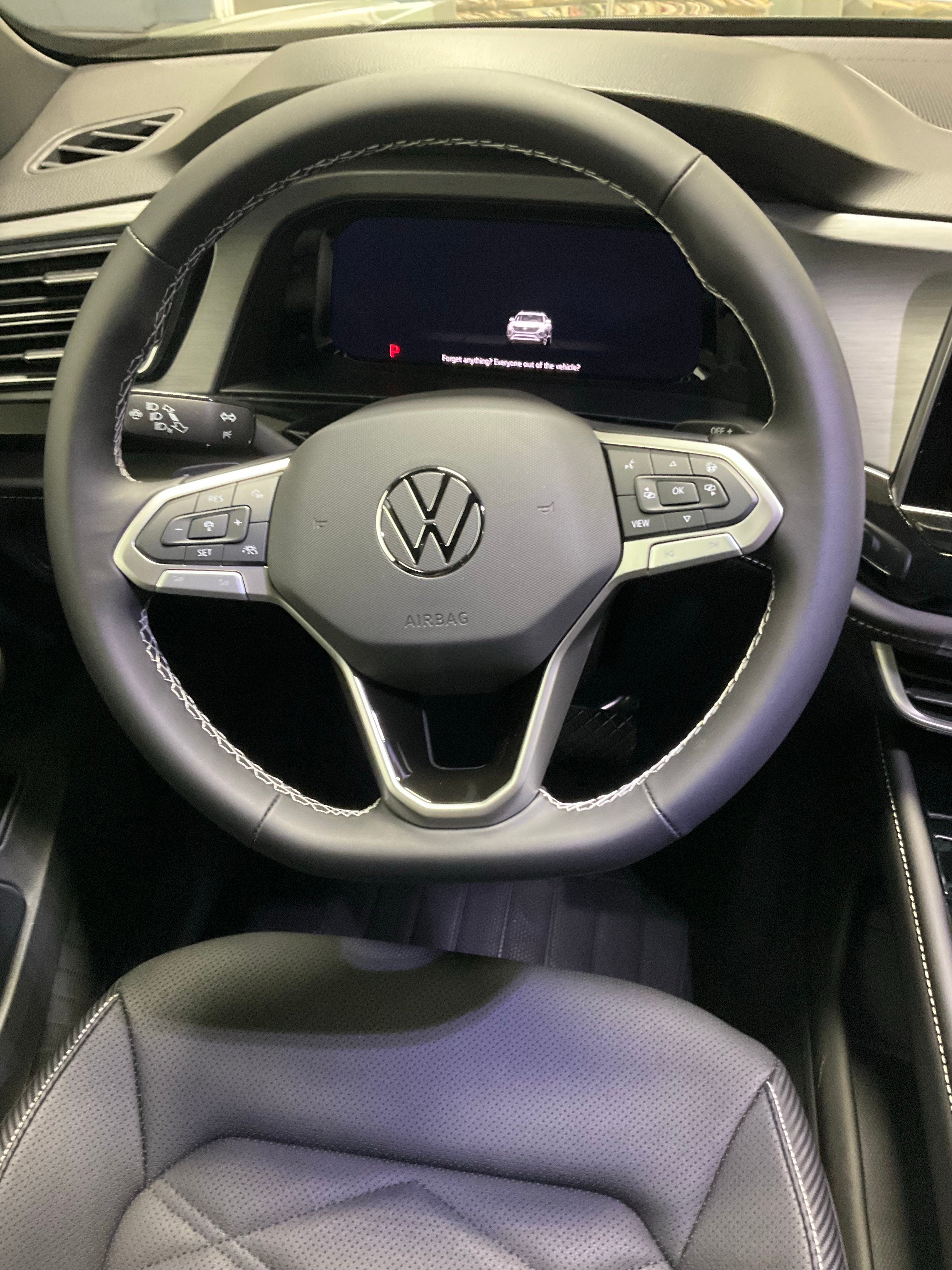 2026 Volkswagen Atlas Cross Sport 2.0T SE w/Technology