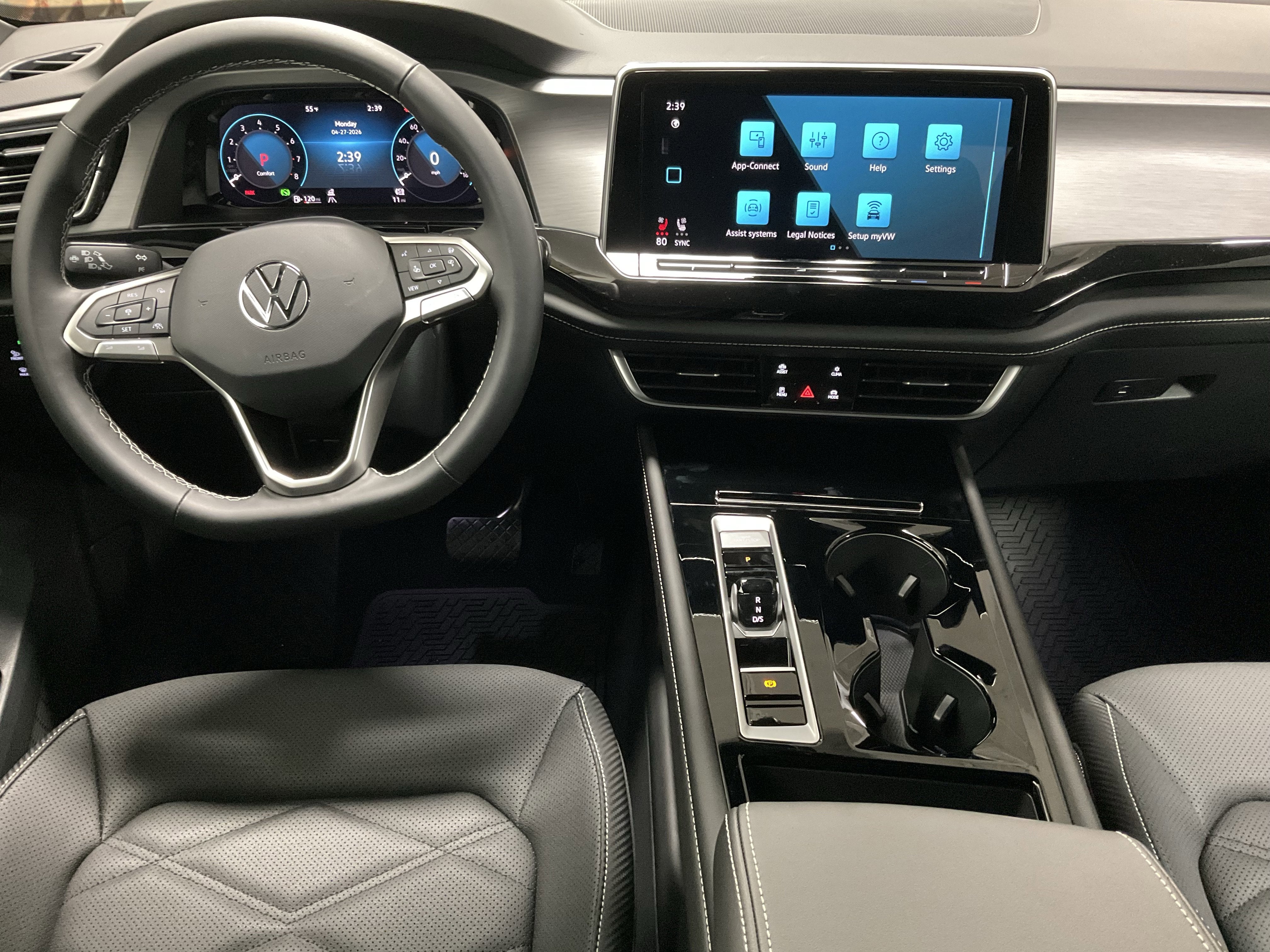 2026 Volkswagen Atlas Cross Sport 2.0T SE w/Technology