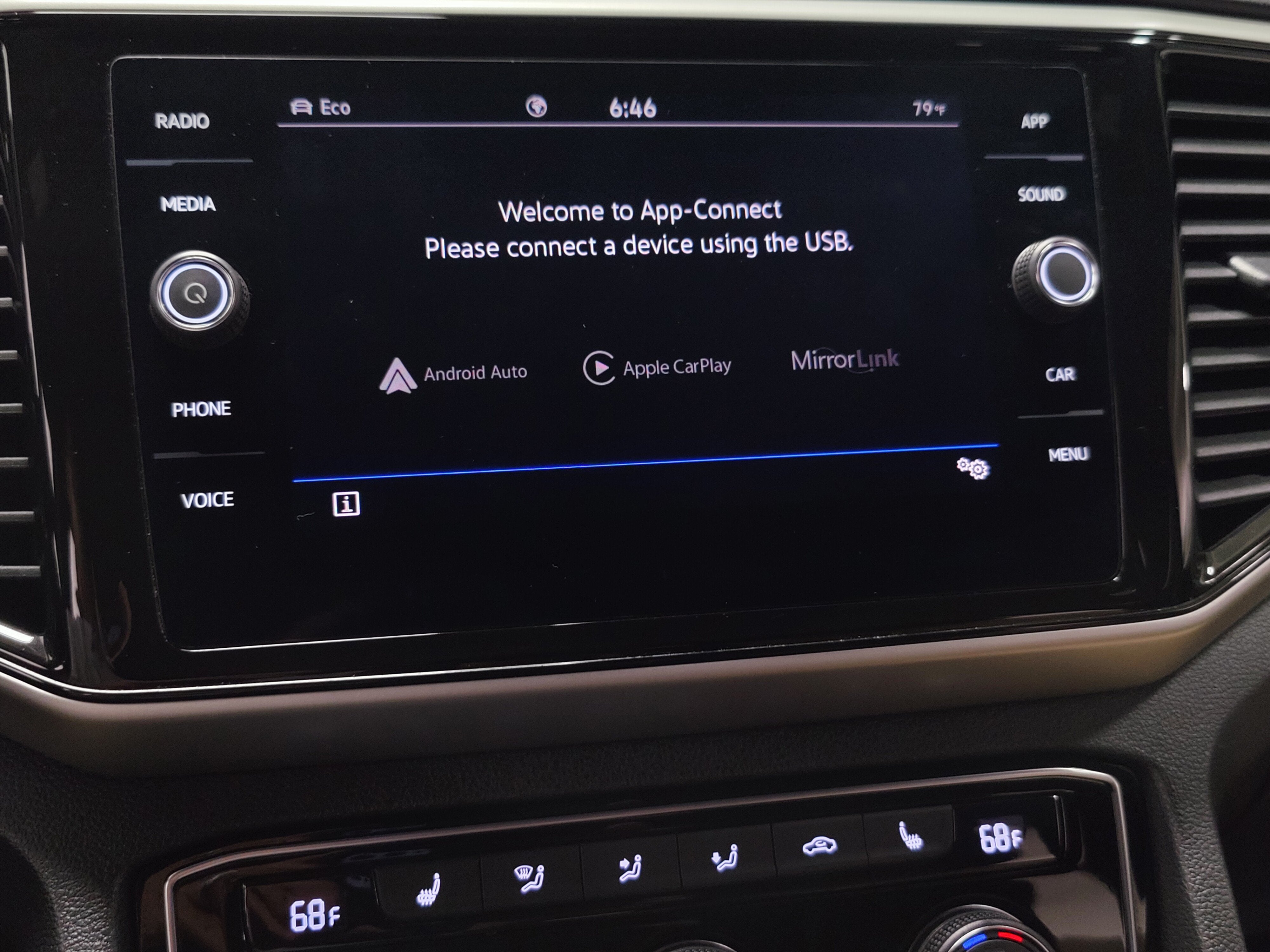 2023 Volkswagen Atlas Cross Sport V6 AWD SE w/Technology & Tow