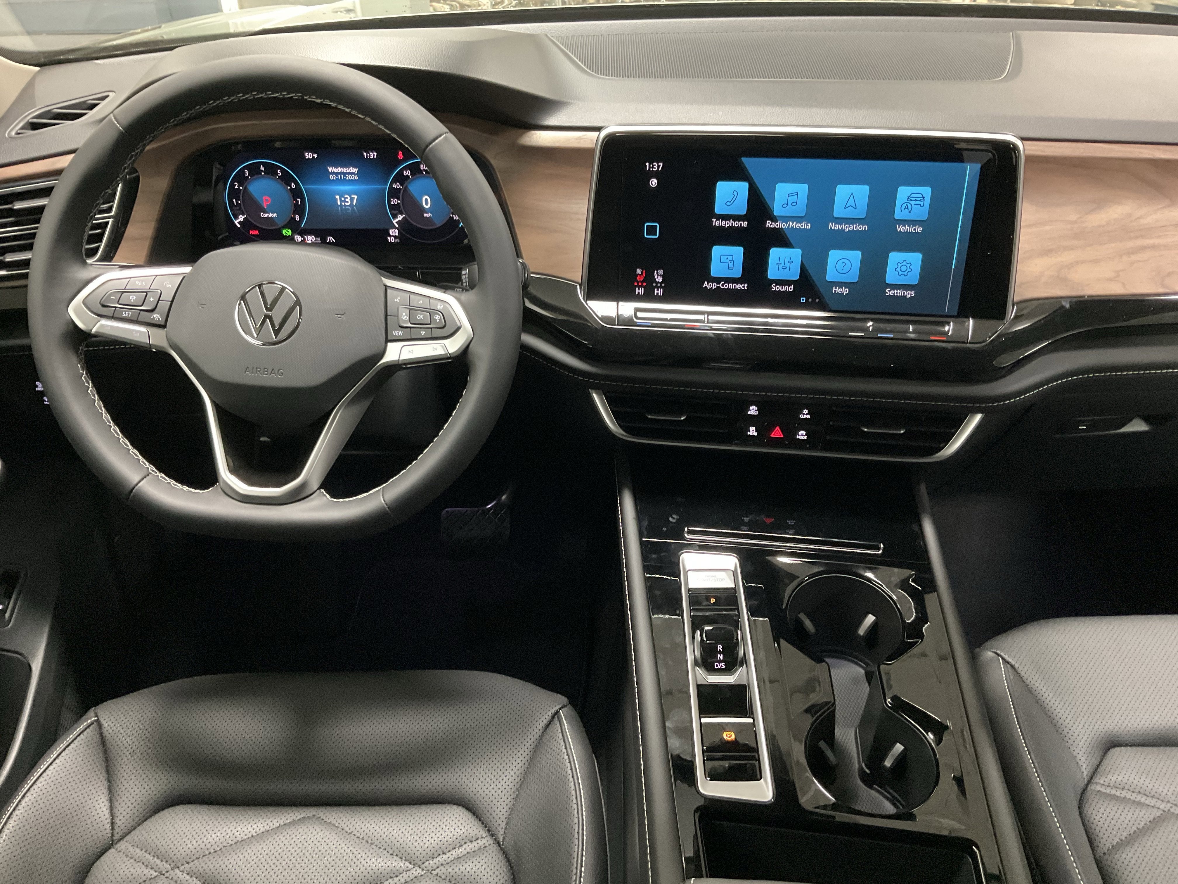 2026 Volkswagen Atlas 2.0T SE w/Technology