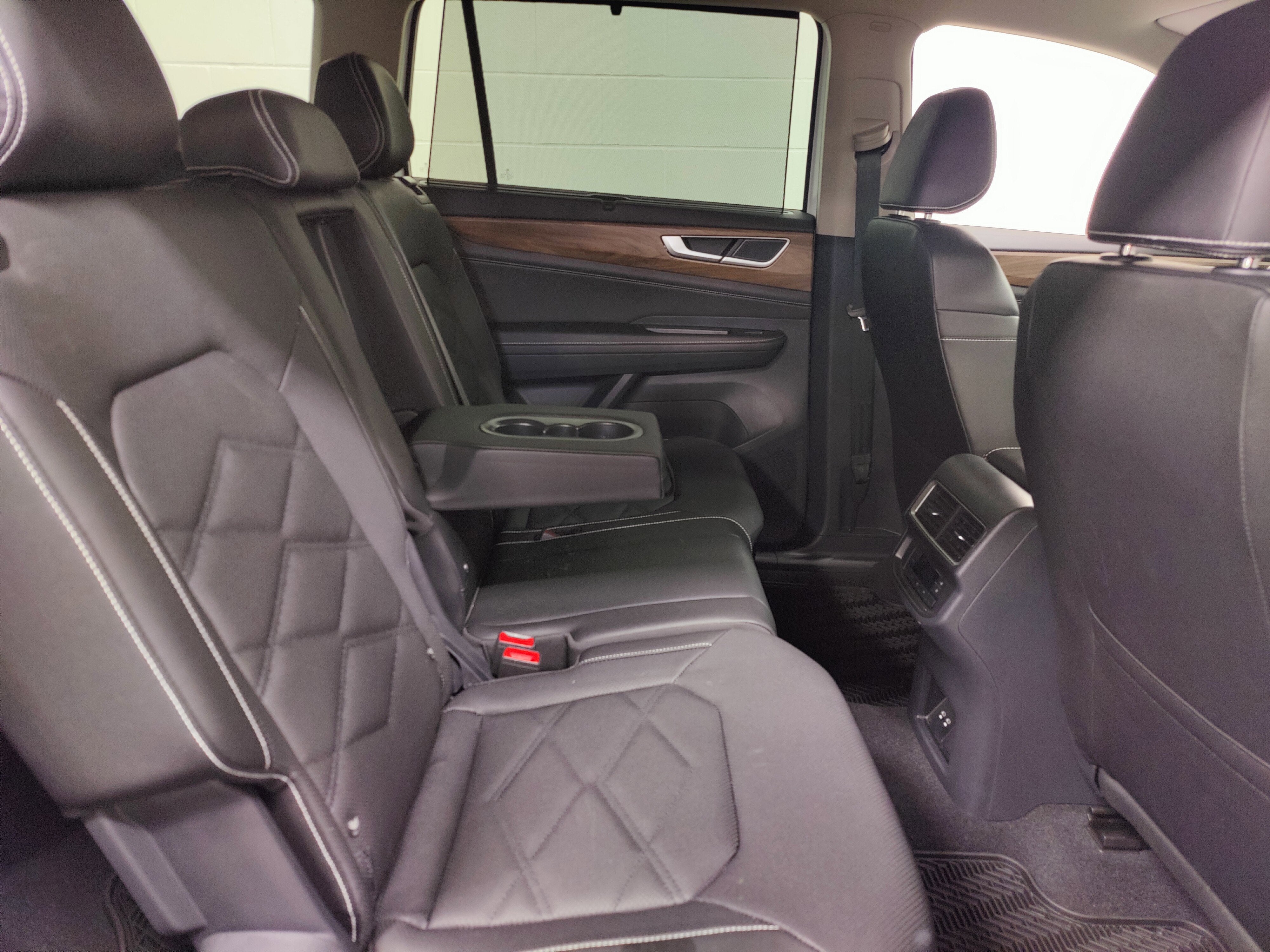 2025 Volkswagen Atlas SE AWD w/Technology