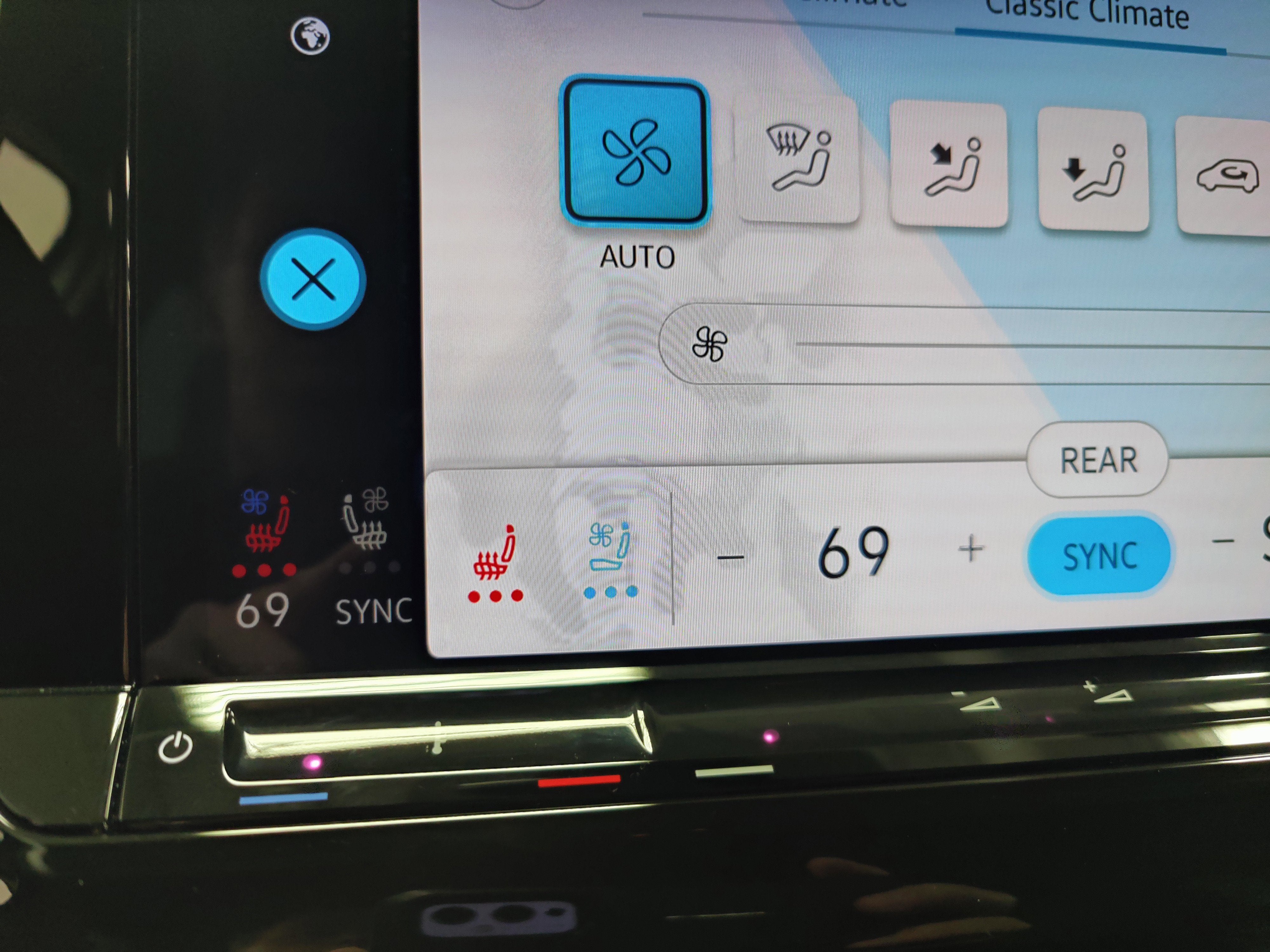 2025 Volkswagen Atlas SE AWD w/Technology