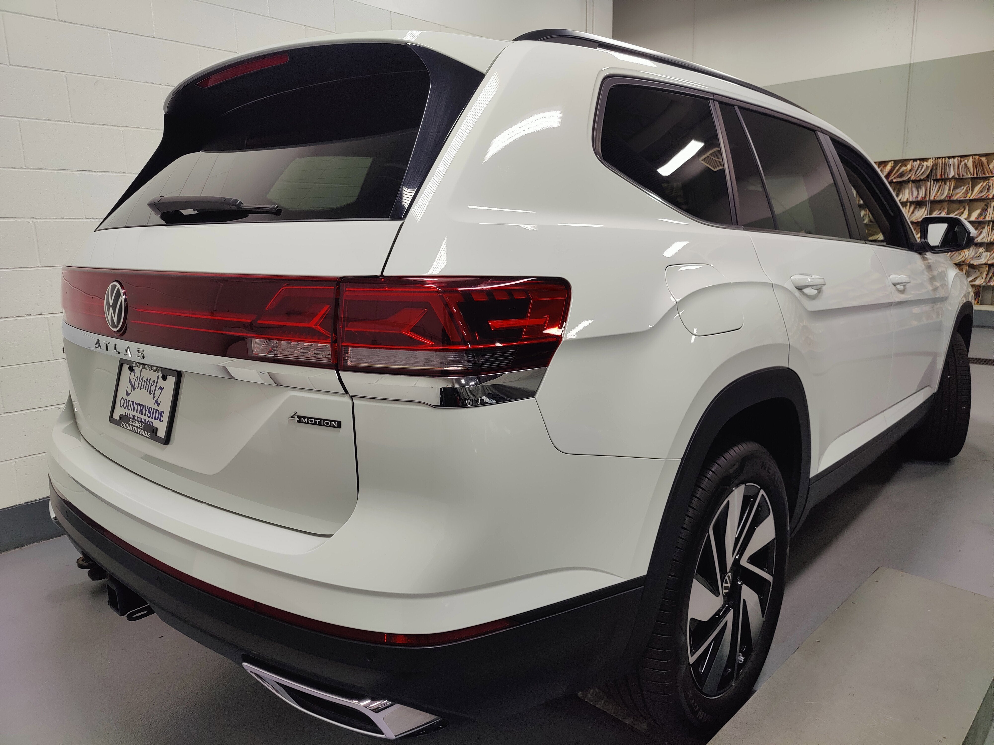 2025 Volkswagen Atlas SE AWD w/Technology