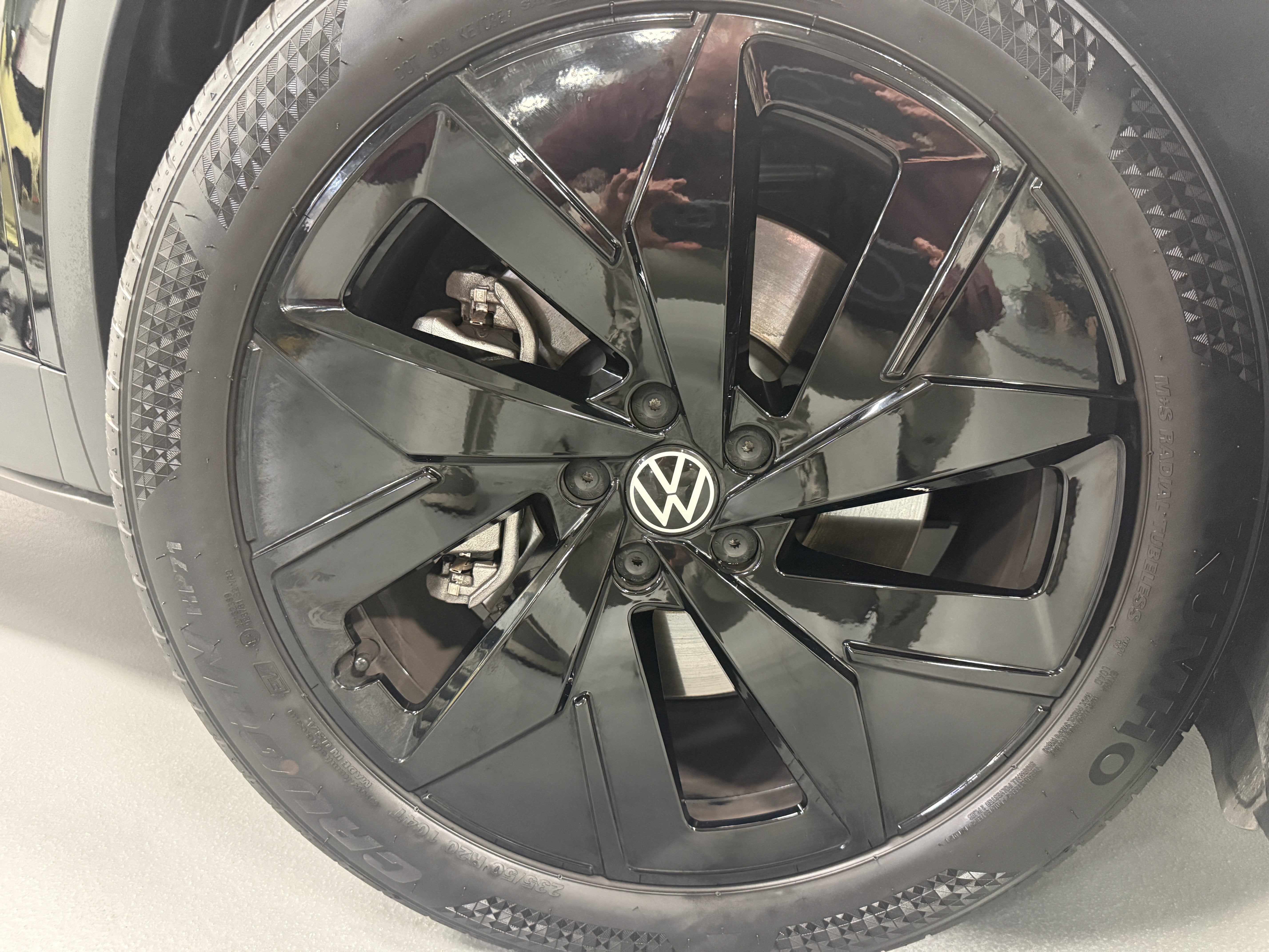 2025 Volkswagen ID.4 Pro S Plus AWD Black Edition