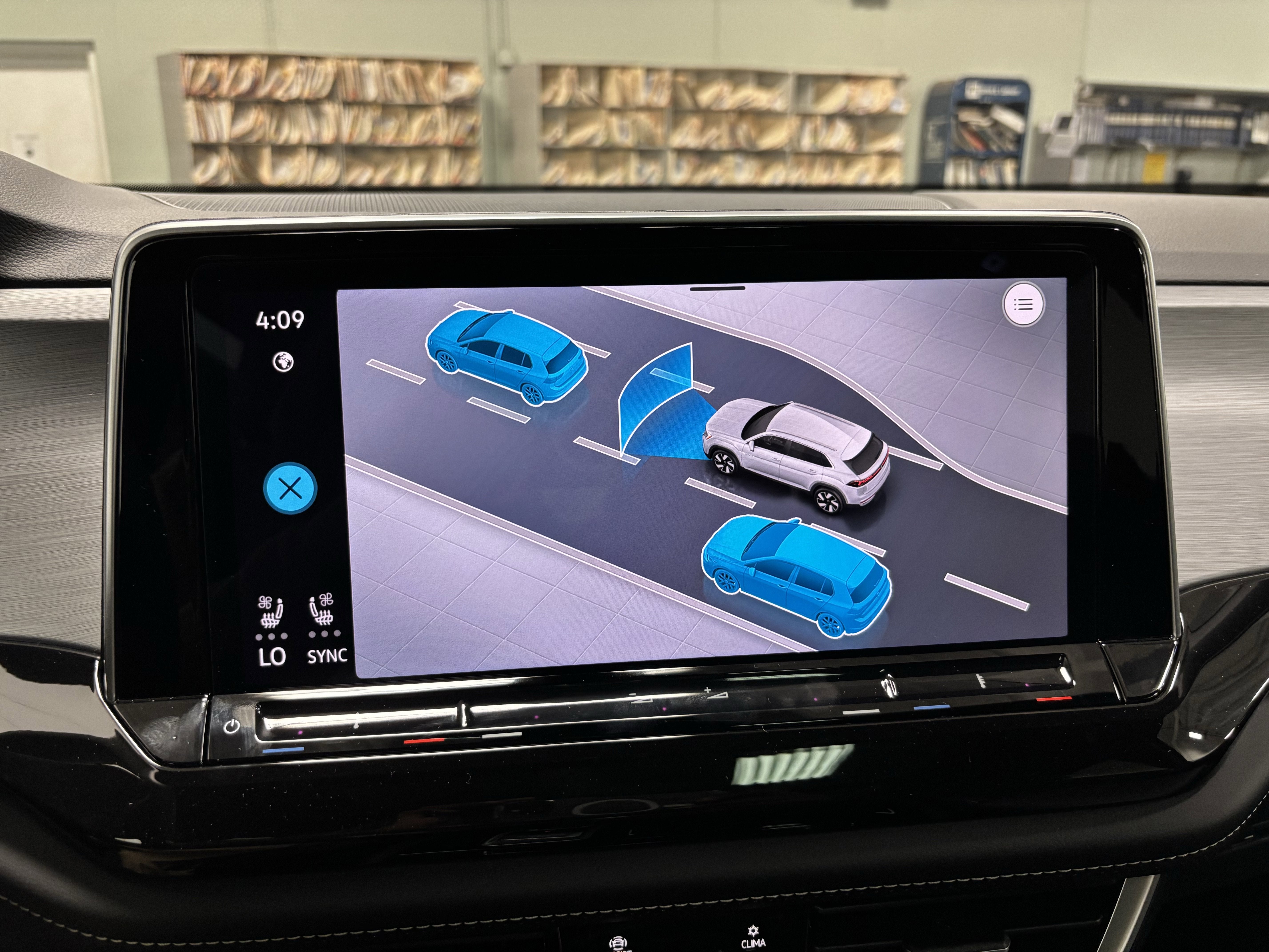 2026 Volkswagen Atlas Cross Sport 2.0T SE w/Technology