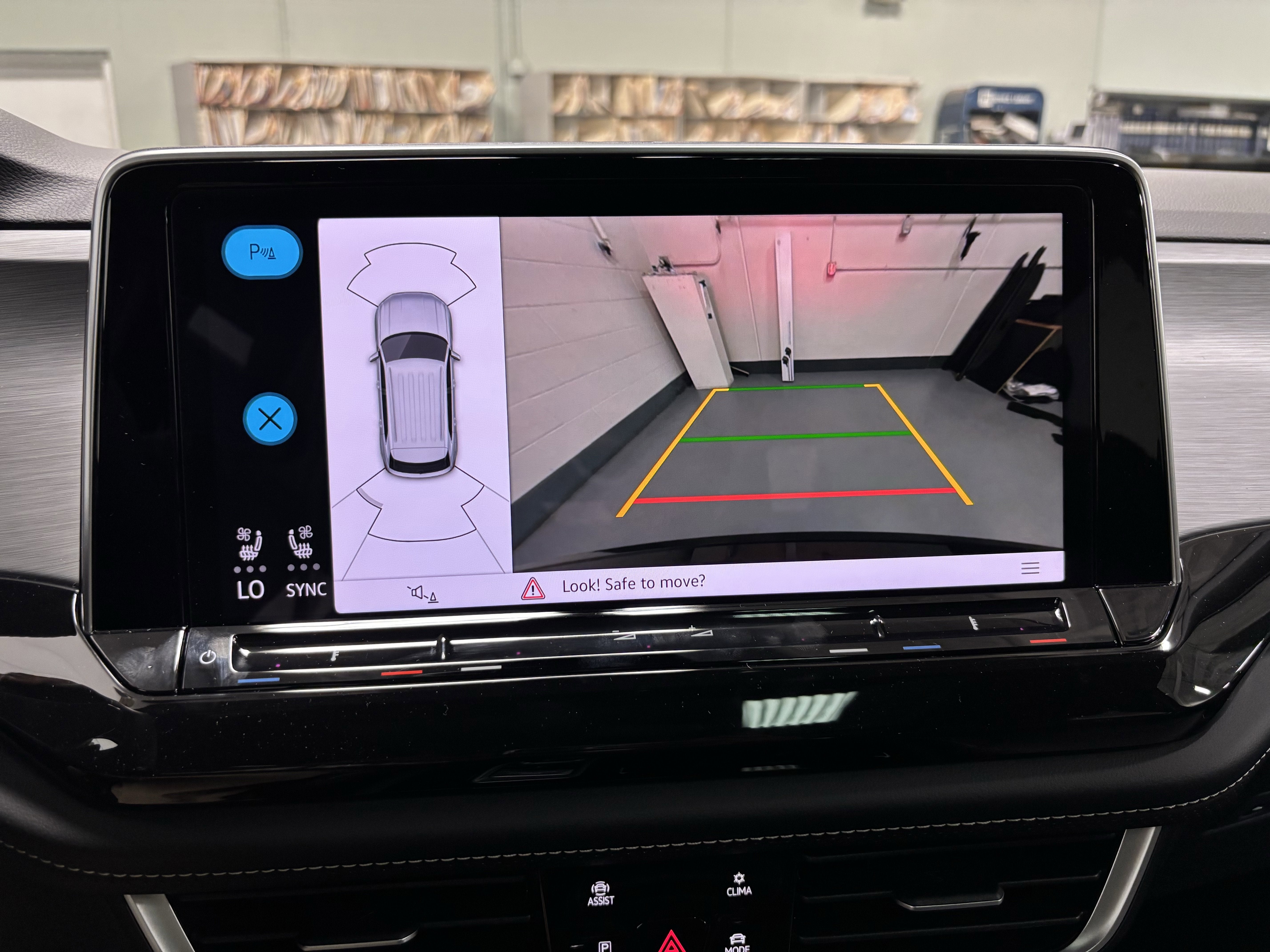 2026 Volkswagen Atlas Cross Sport 2.0T SE w/Technology