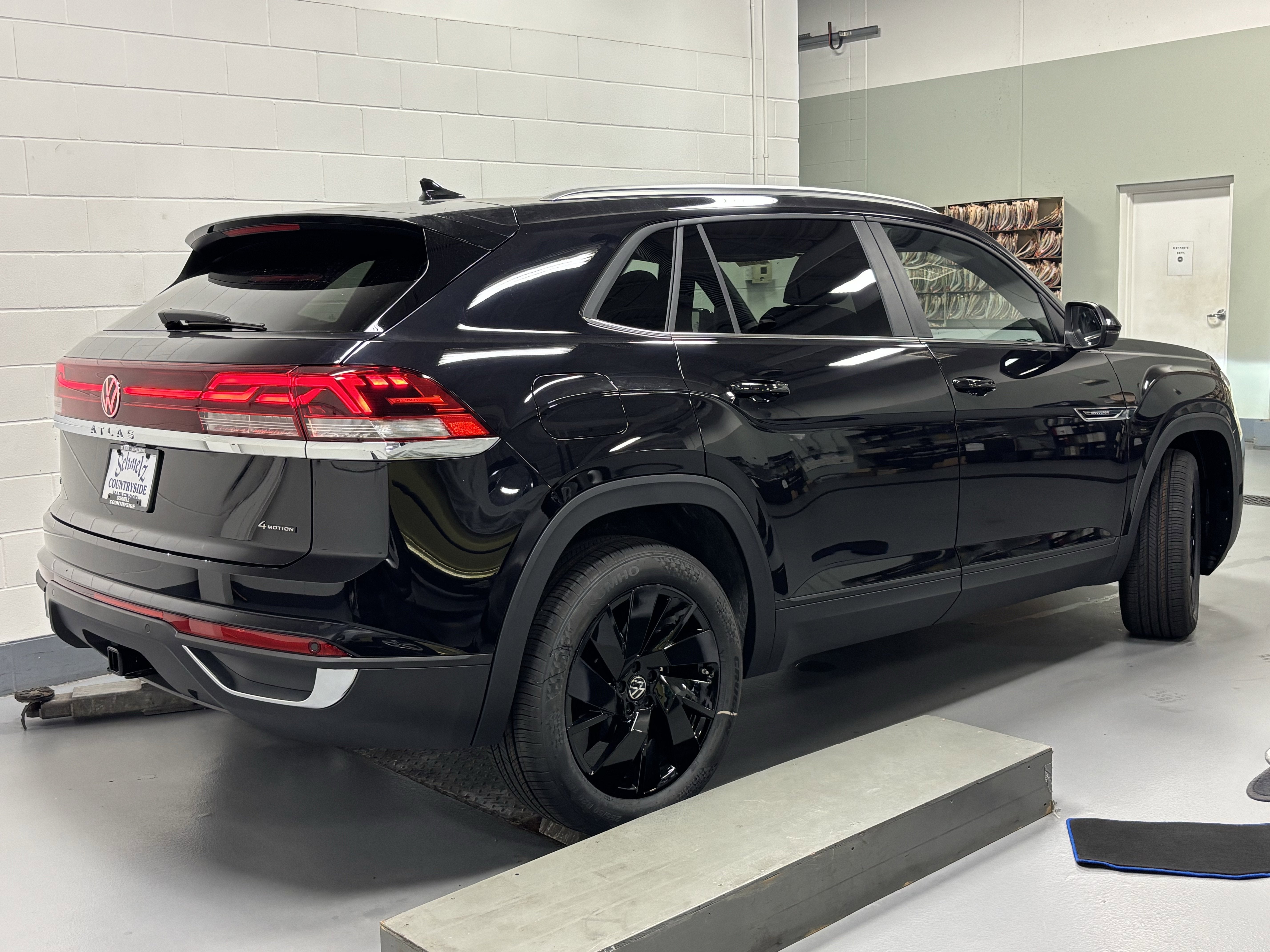 2026 Volkswagen Atlas Cross Sport 2.0T SE w/Technology