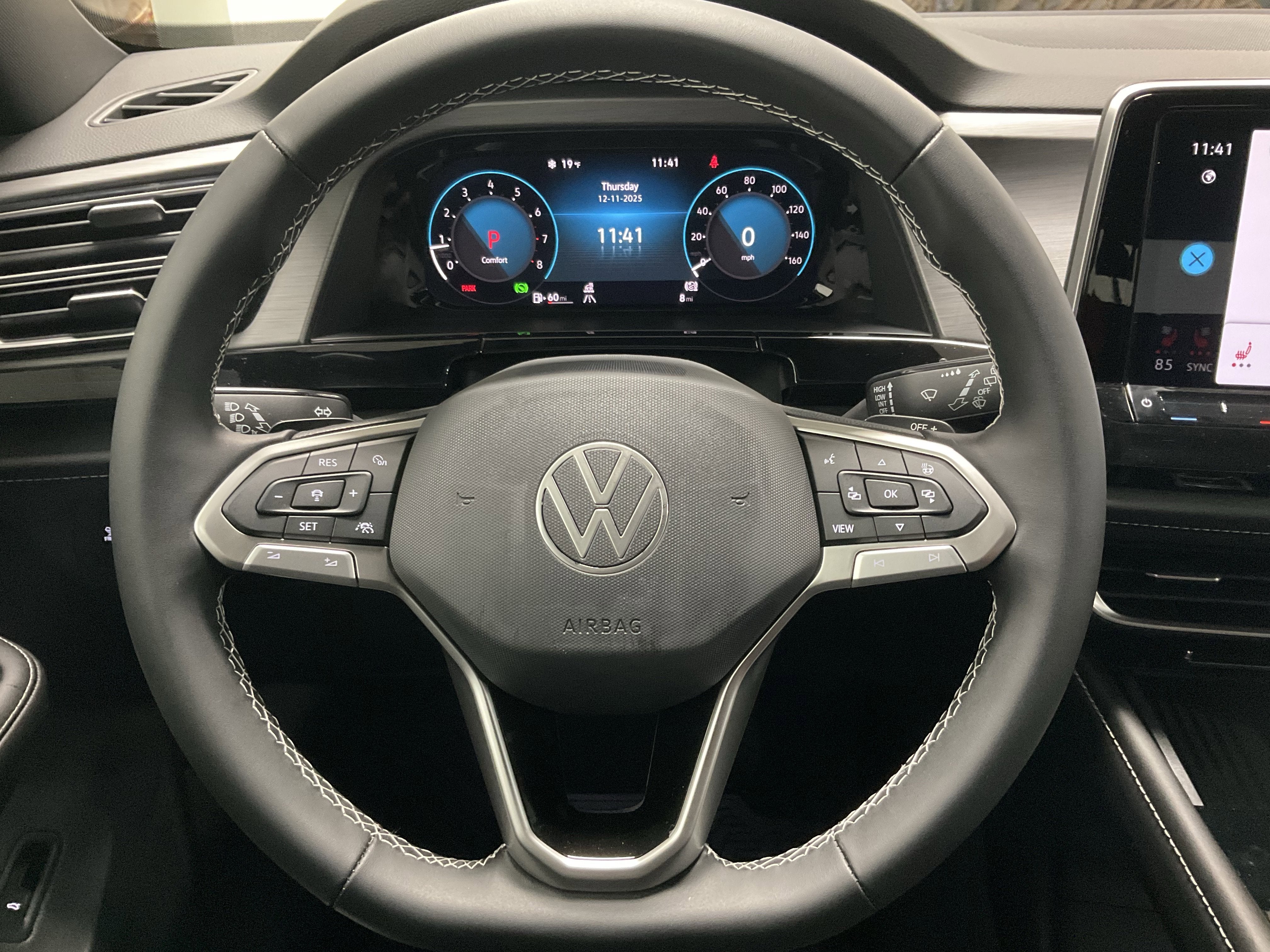 2026 Volkswagen Atlas Cross Sport 2.0T SE w/Technology