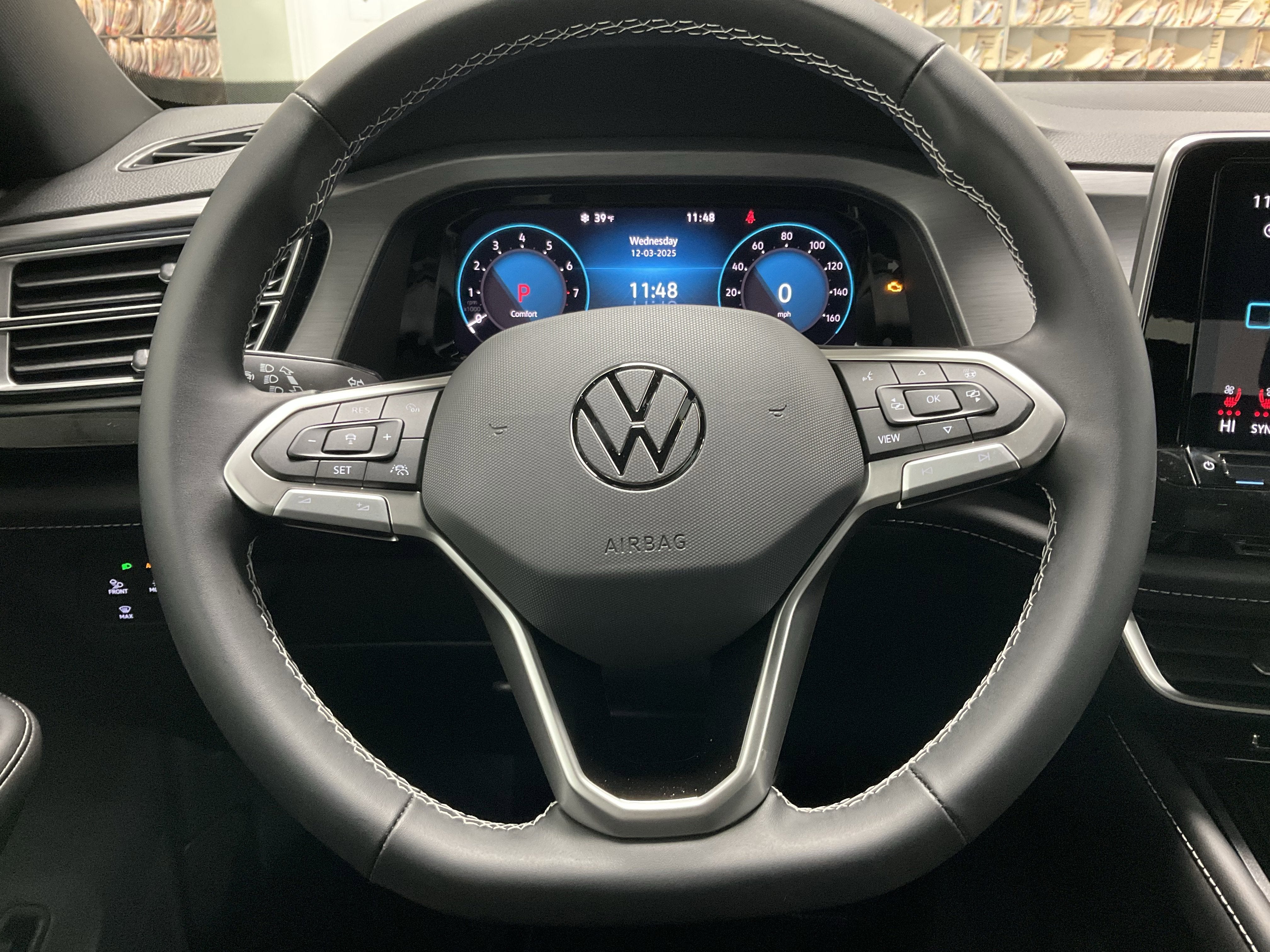 2026 Volkswagen Atlas Cross Sport 2.0T SE w/Technology