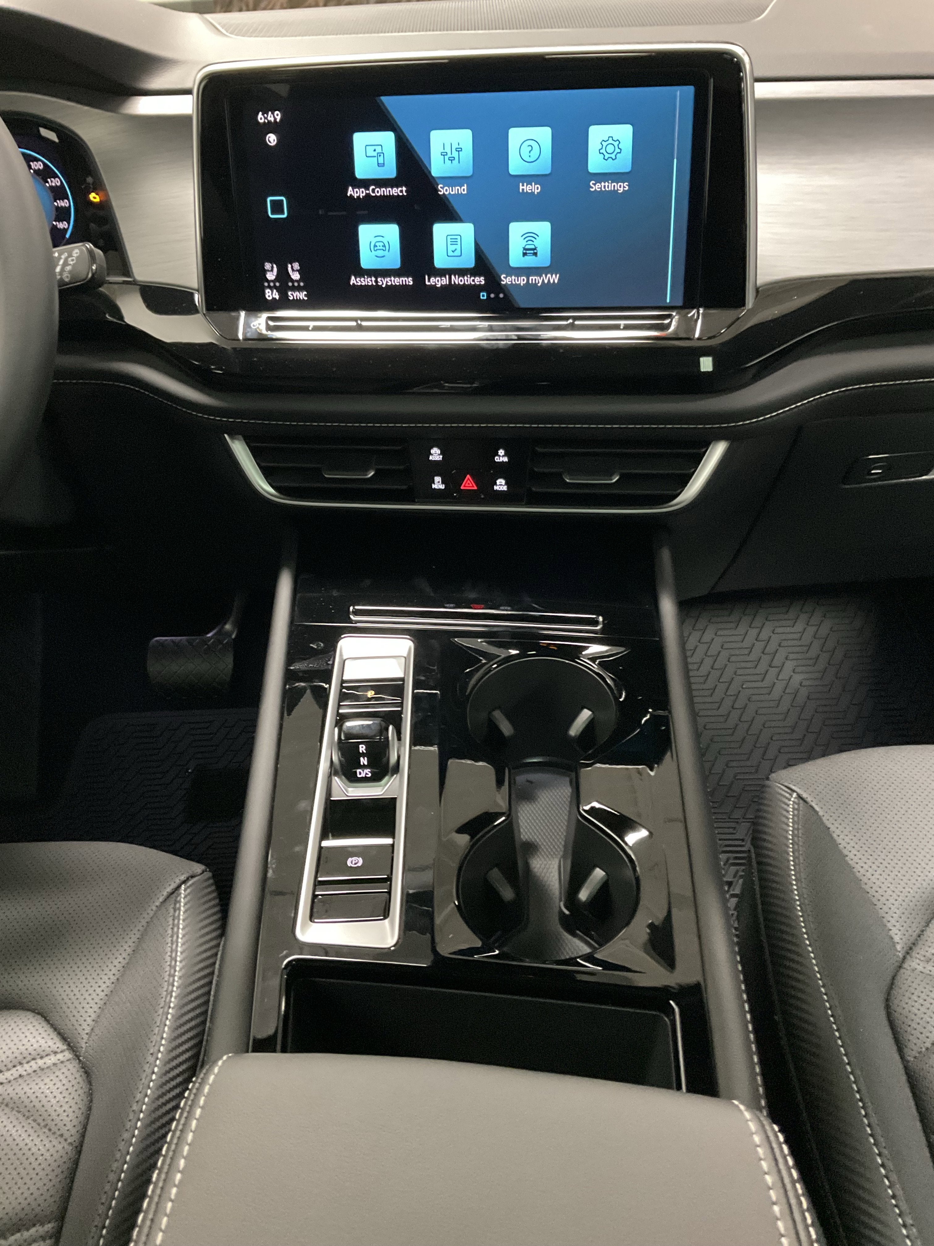 2026 Volkswagen Atlas Cross Sport 2.0T SE w/Technology