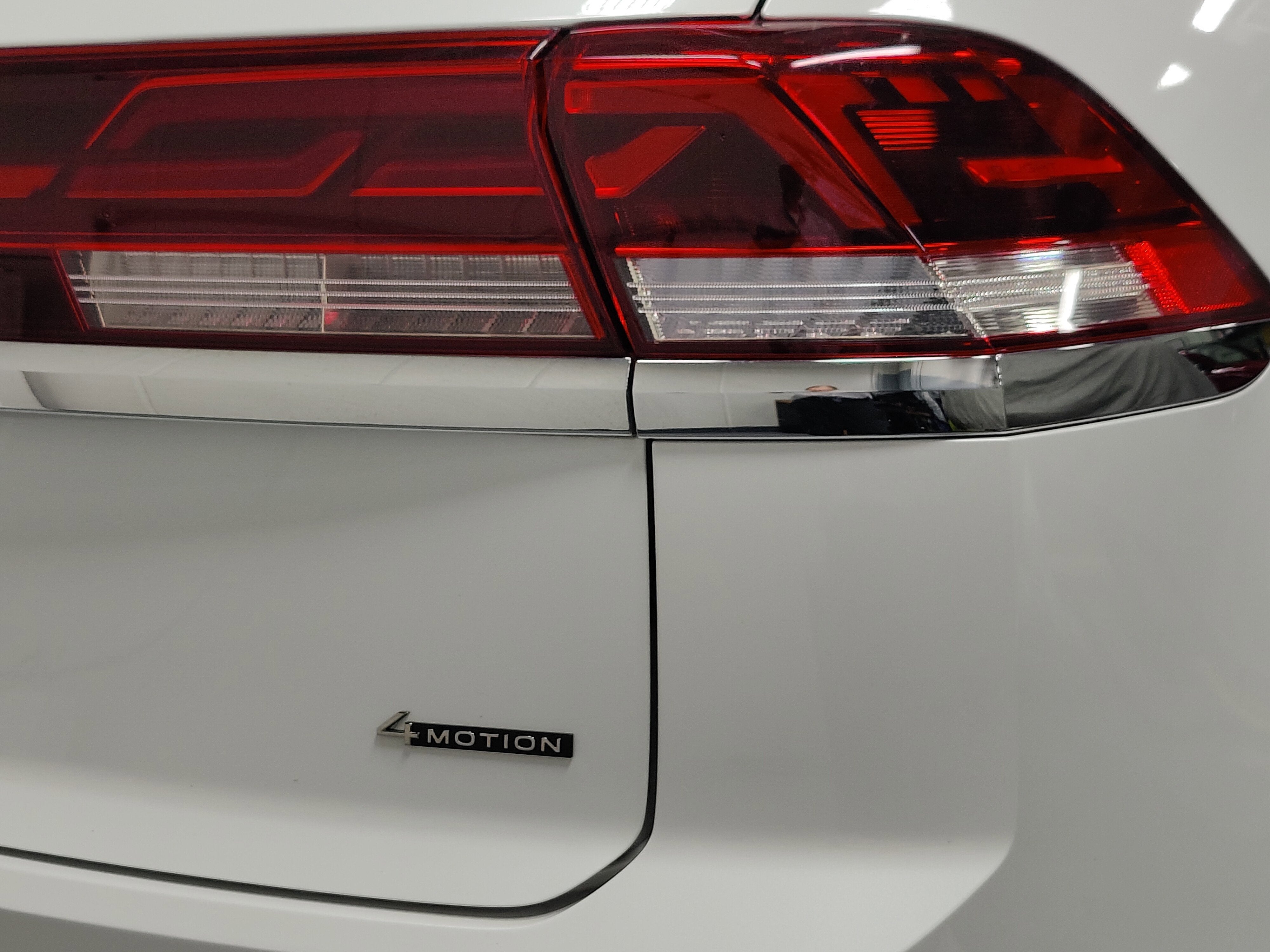 2026 Volkswagen Atlas Cross Sport SE AWD w/Technology & Sunroof