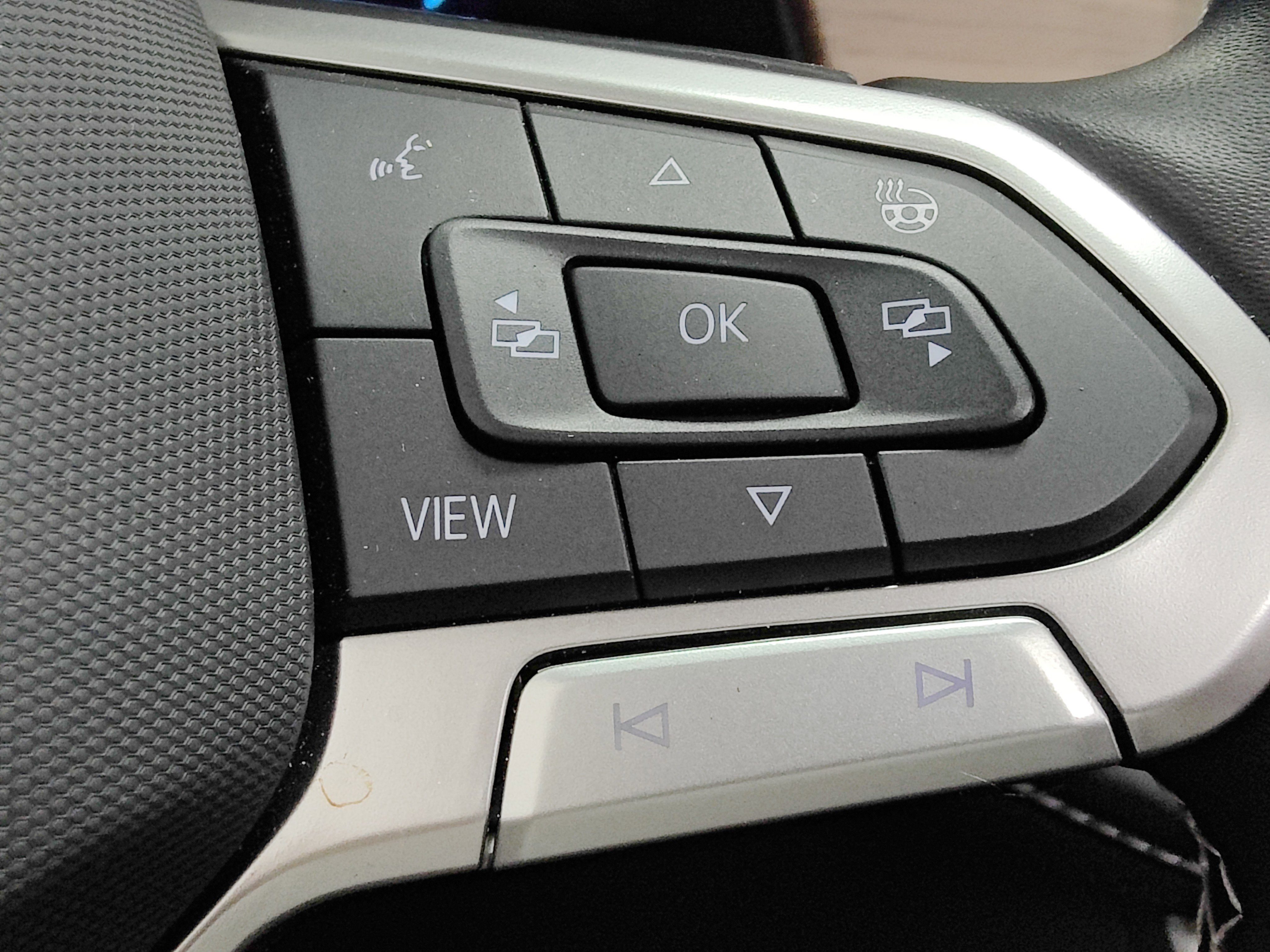 2026 Volkswagen Atlas AWD SE w/Technology & Sunroof