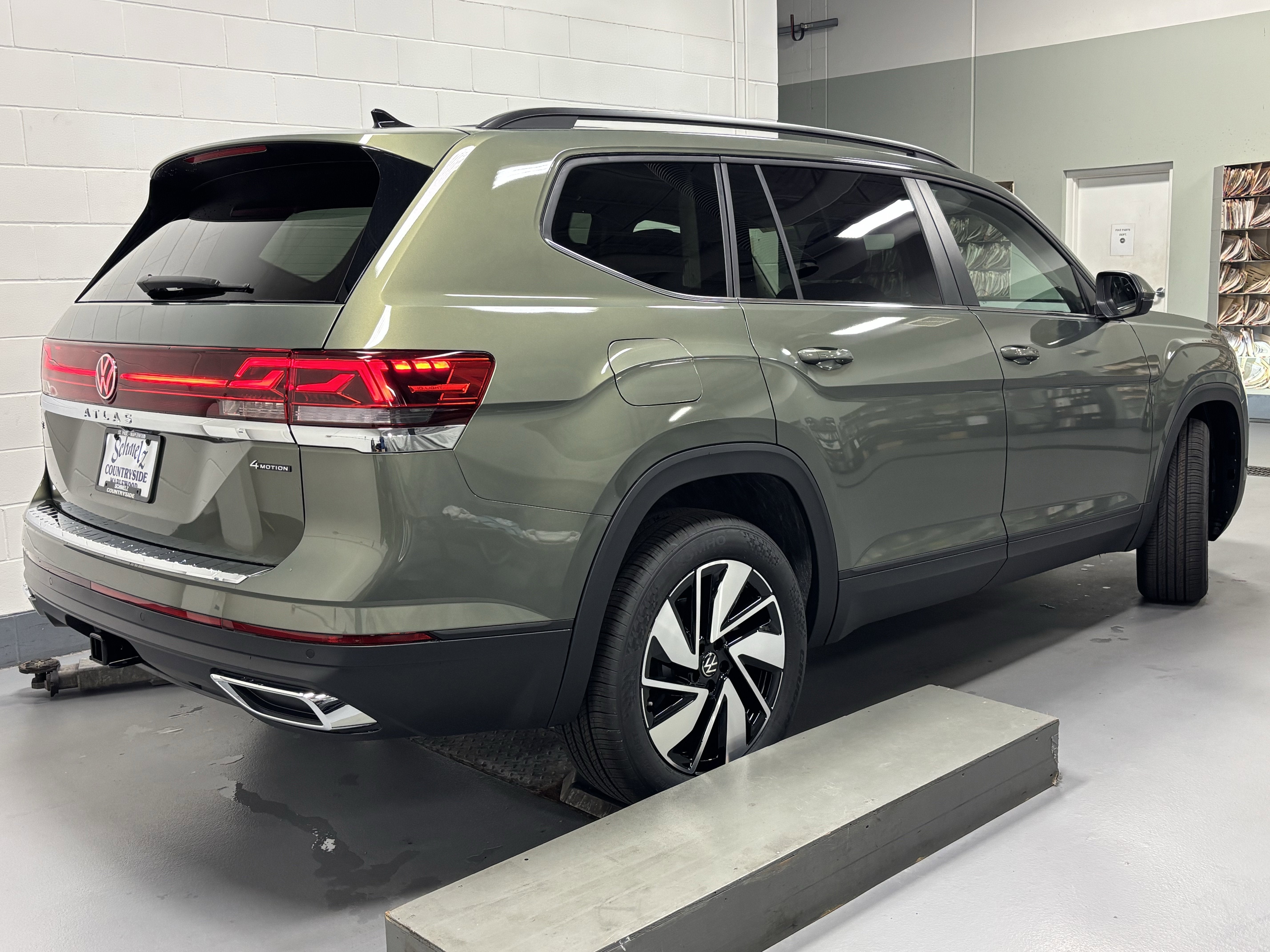 2026 Volkswagen Atlas 2.0T SE w/Technology