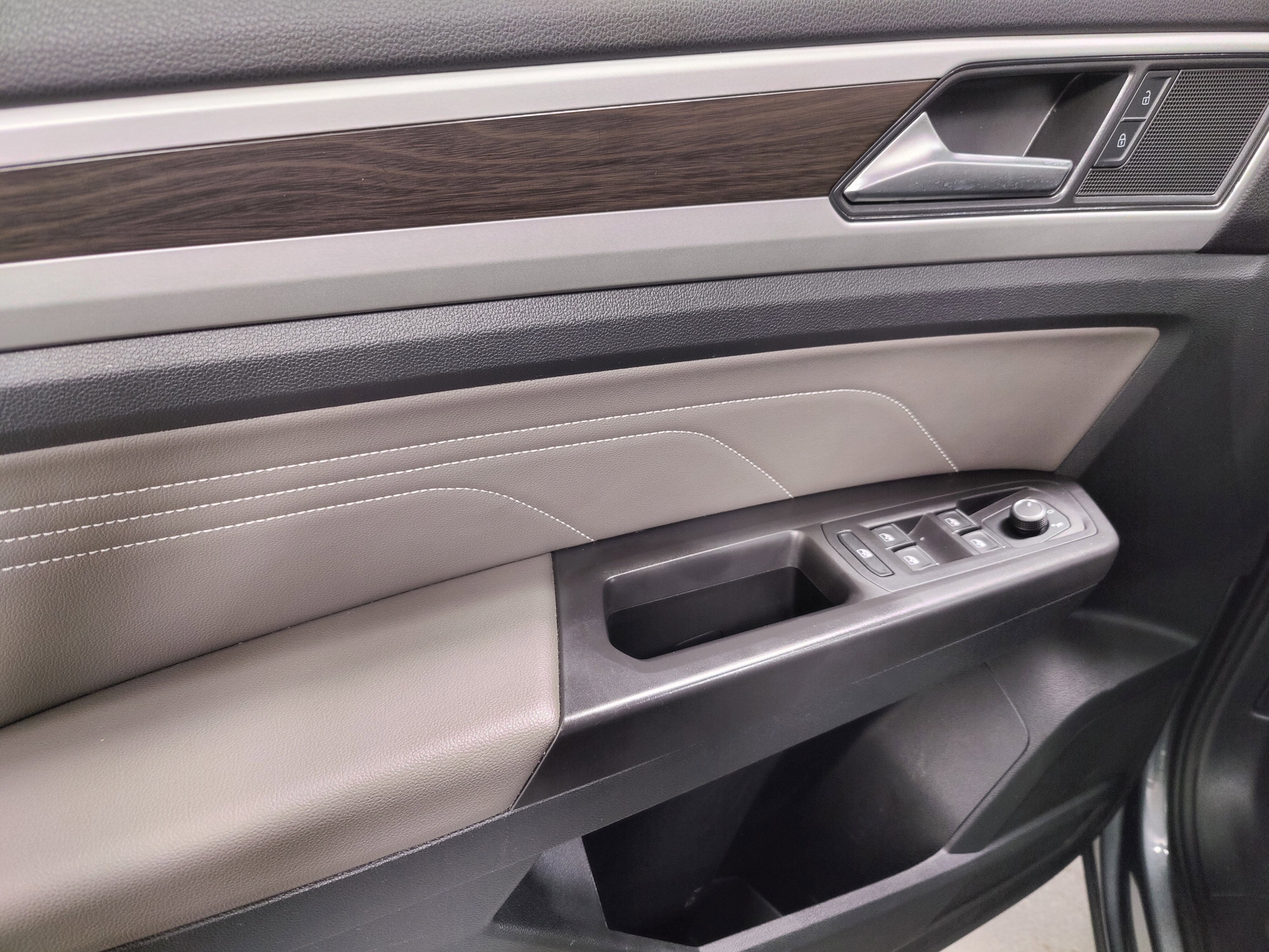 2022 Volkswagen Atlas AWD V6 SE w/Technology/Sunroof