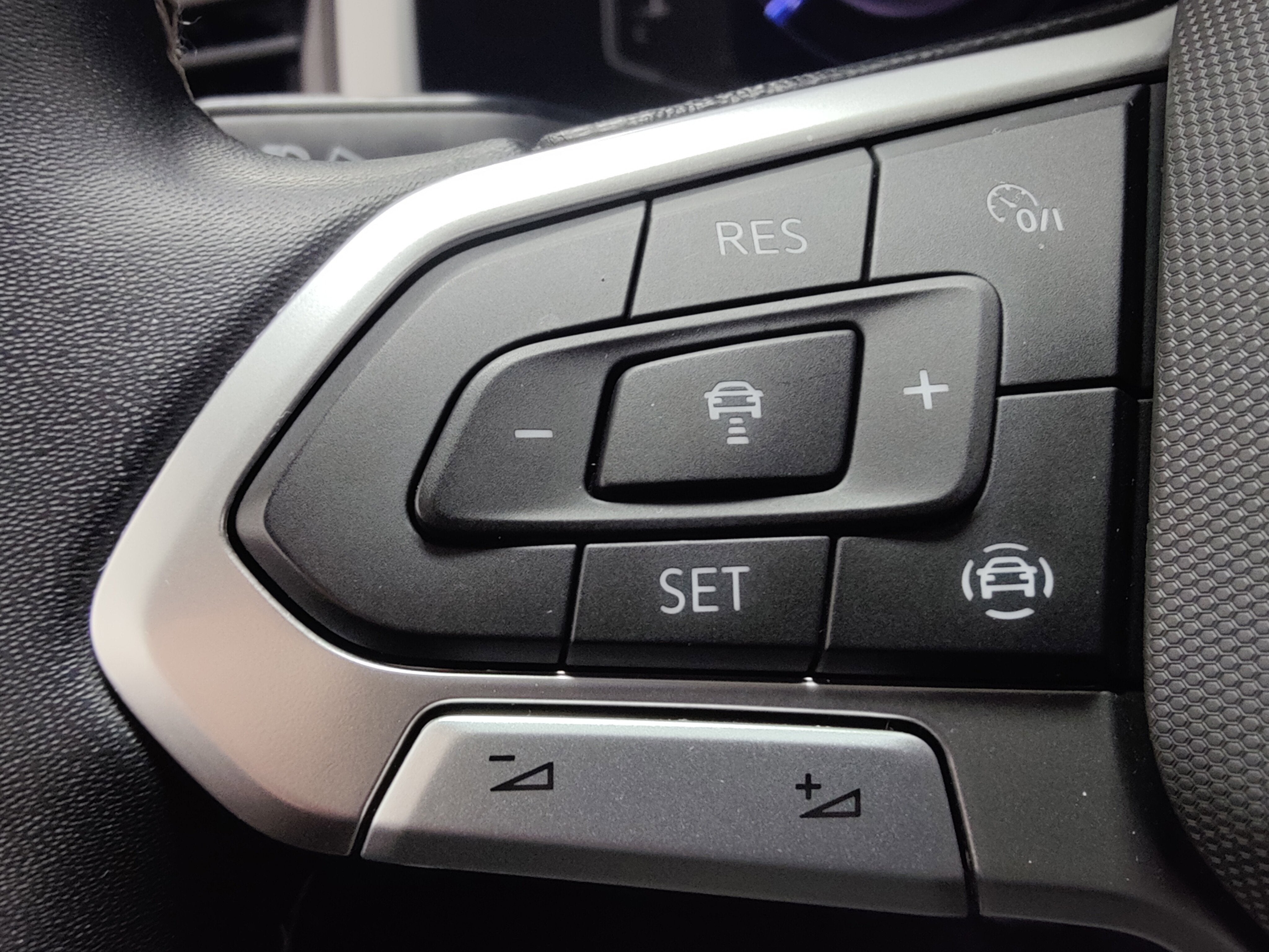 2022 Volkswagen Atlas AWD V6 SE w/Technology/Sunroof