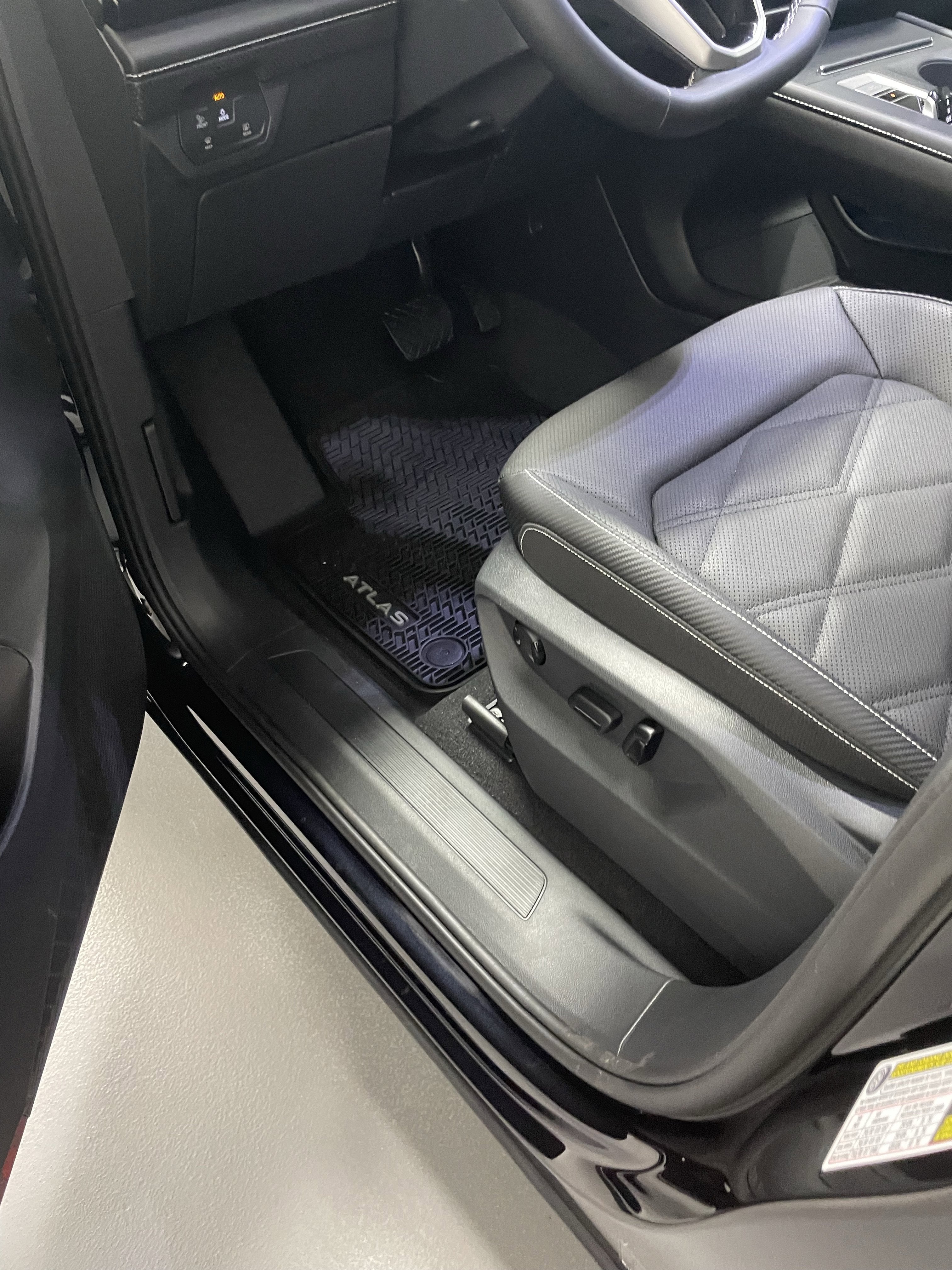 2026 Volkswagen Atlas Cross Sport 2.0T SE