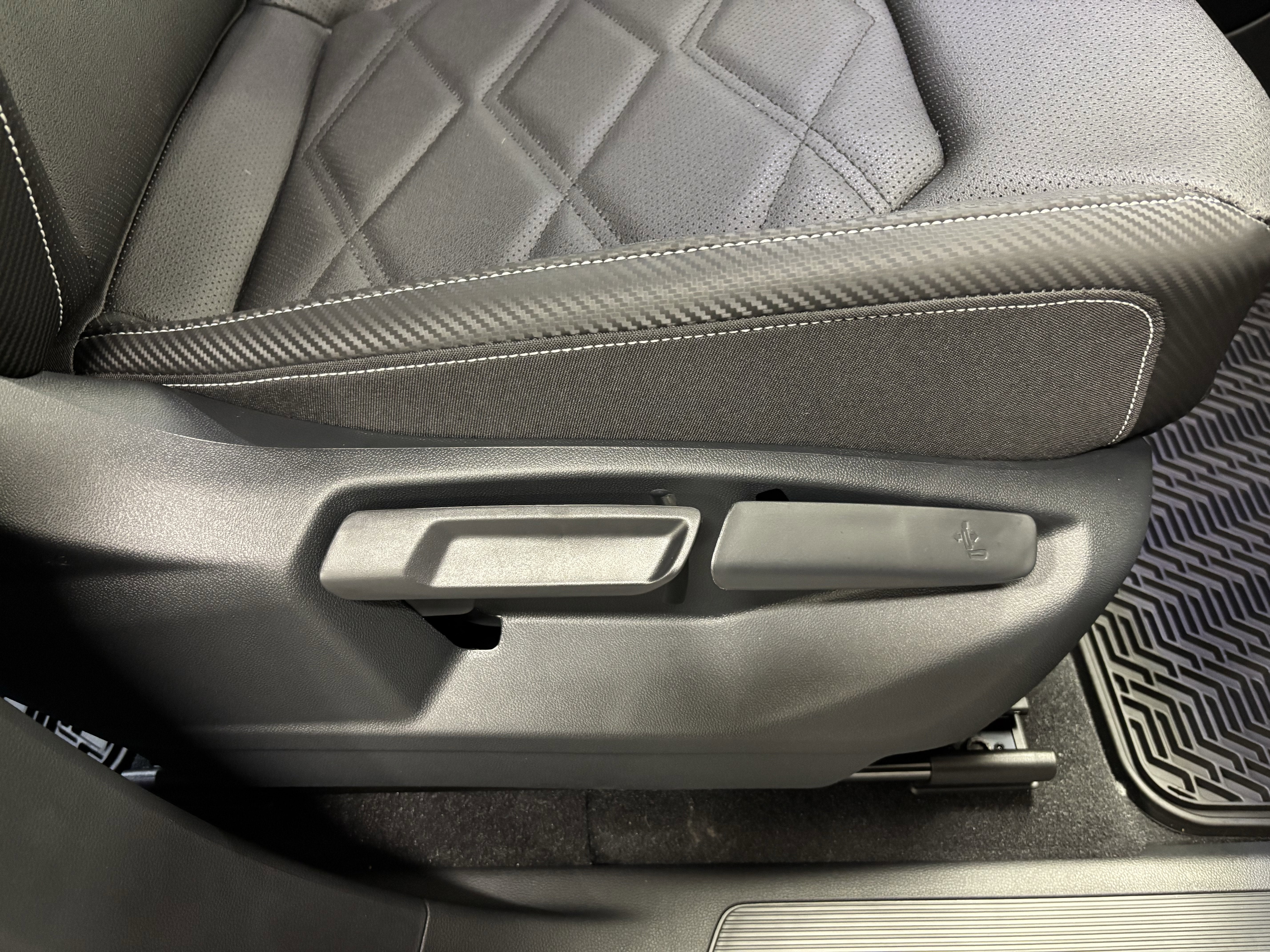 2026 Volkswagen Atlas Cross Sport 2.0T SE