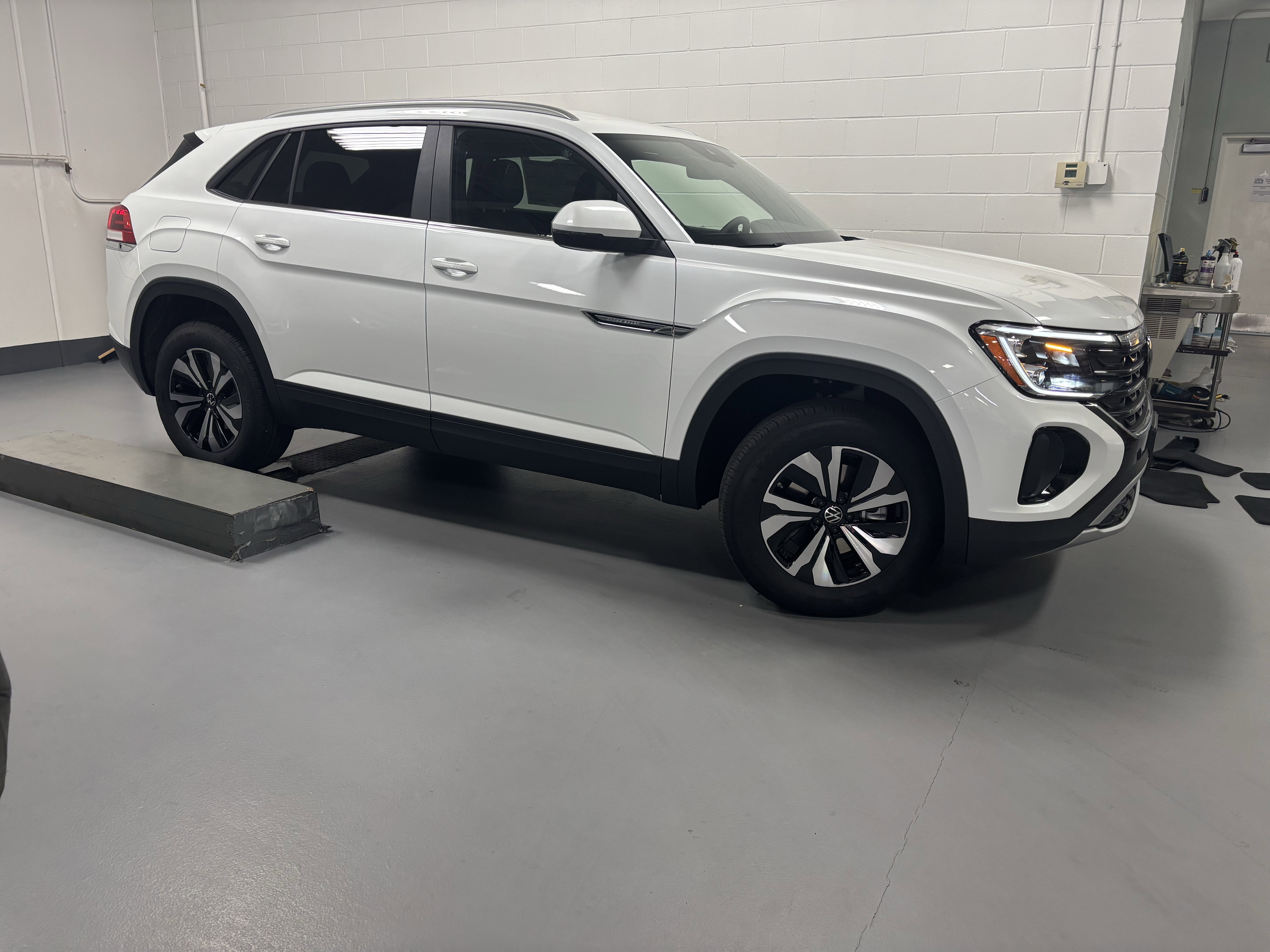 2026 Volkswagen Atlas Cross Sport 2.0T SE