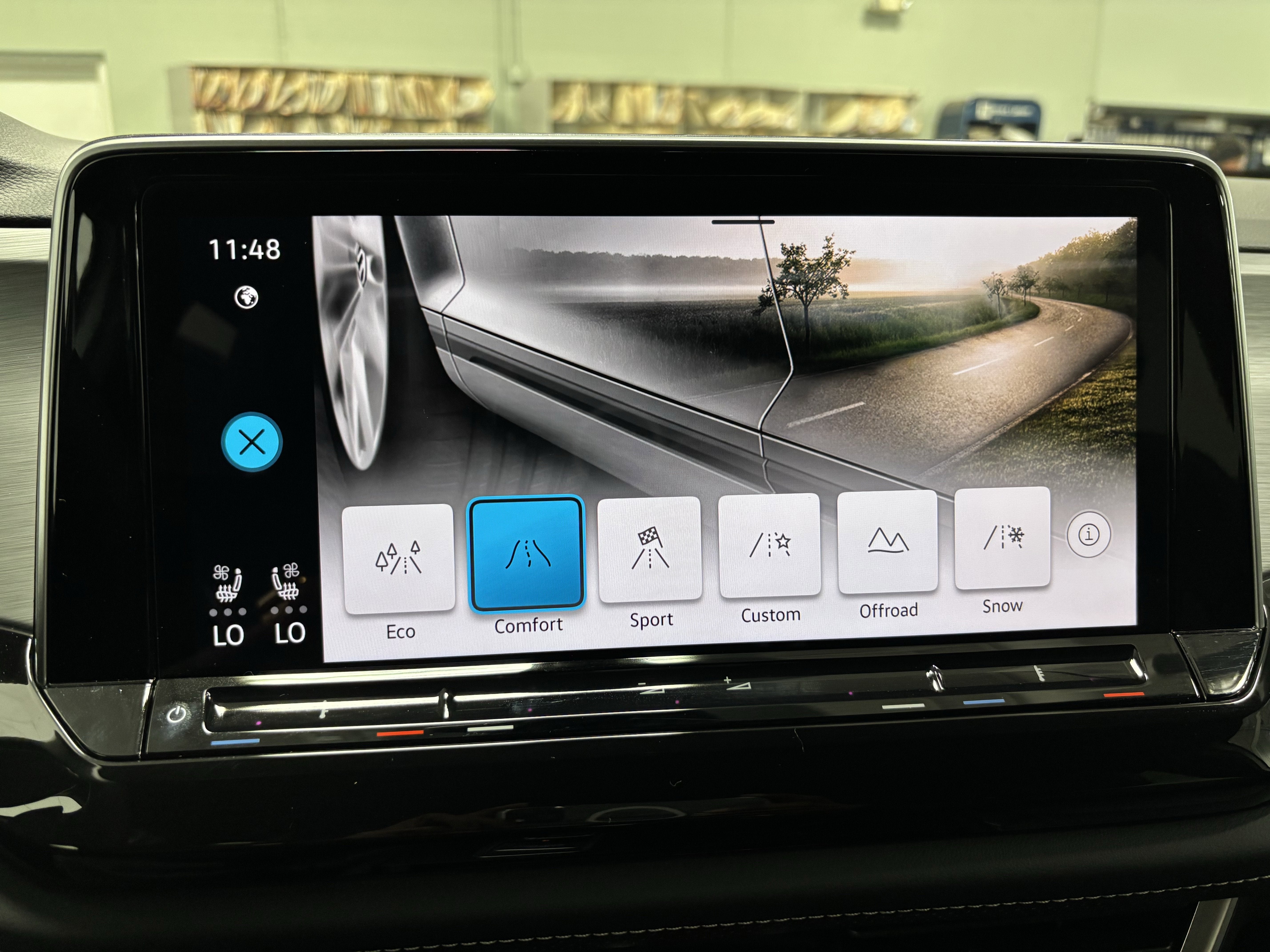 2026 Volkswagen Atlas Cross Sport 2.0T SE