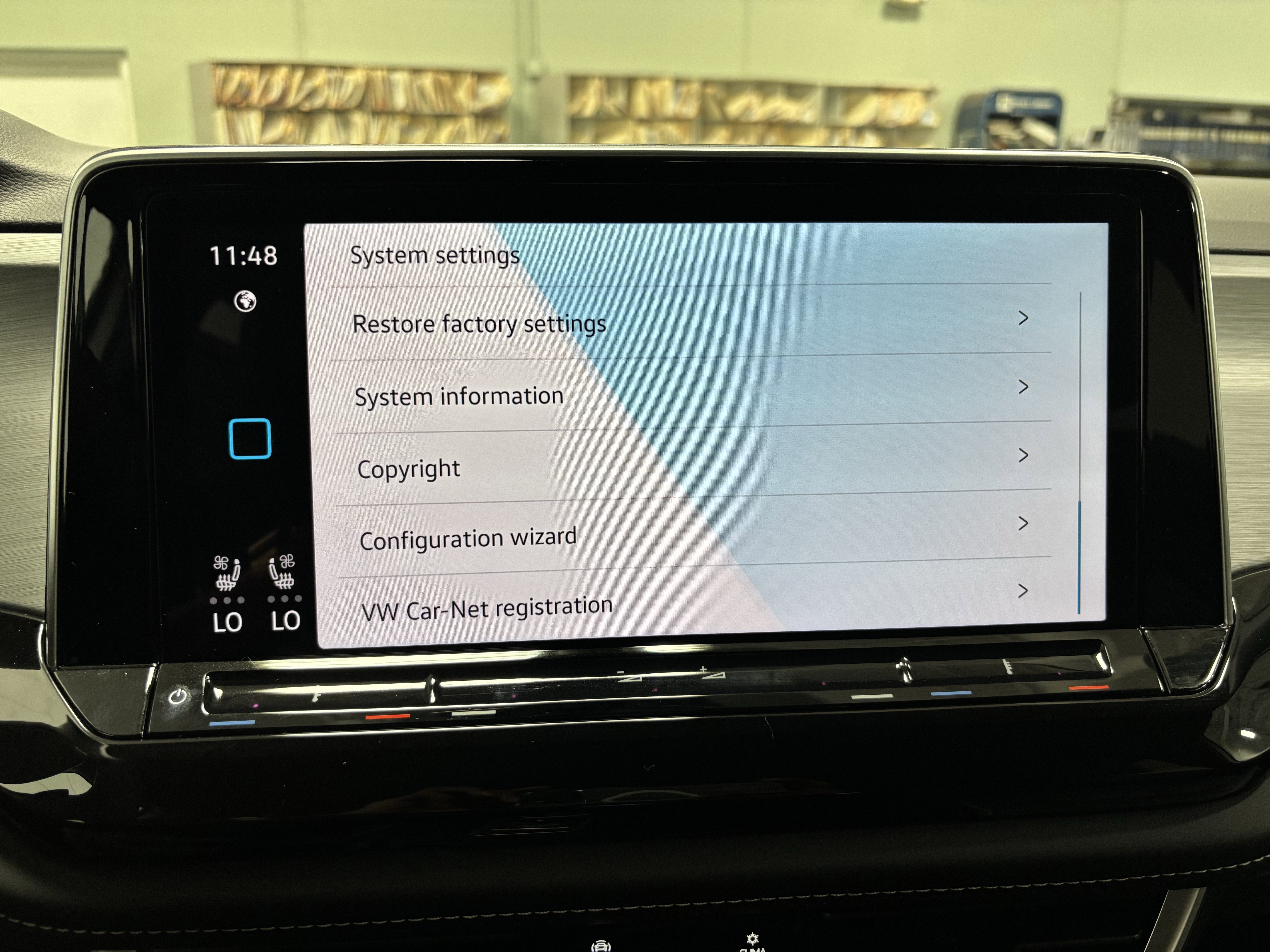 2026 Volkswagen Atlas Cross Sport 2.0T SE