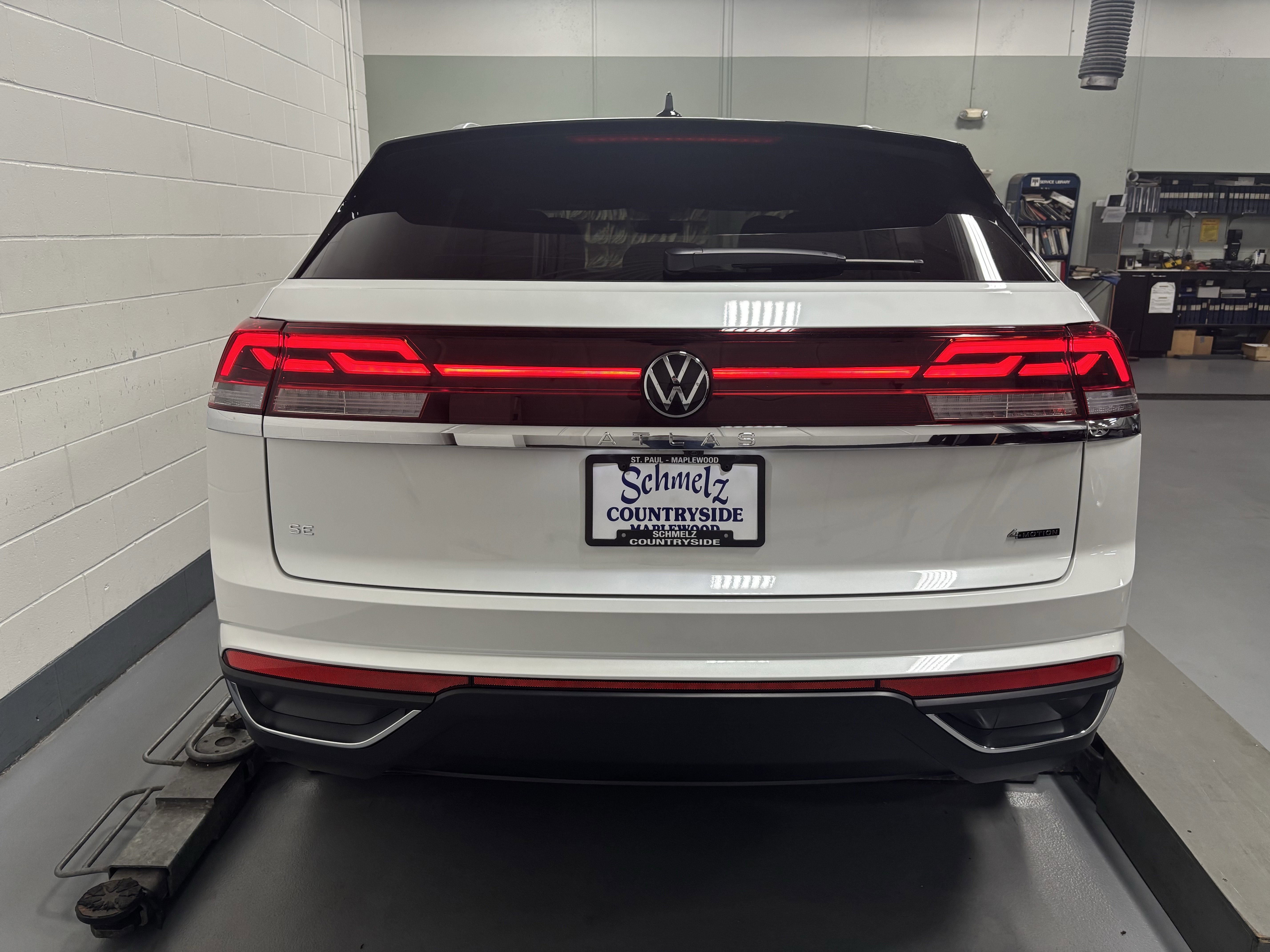 2026 Volkswagen Atlas Cross Sport 2.0T SE