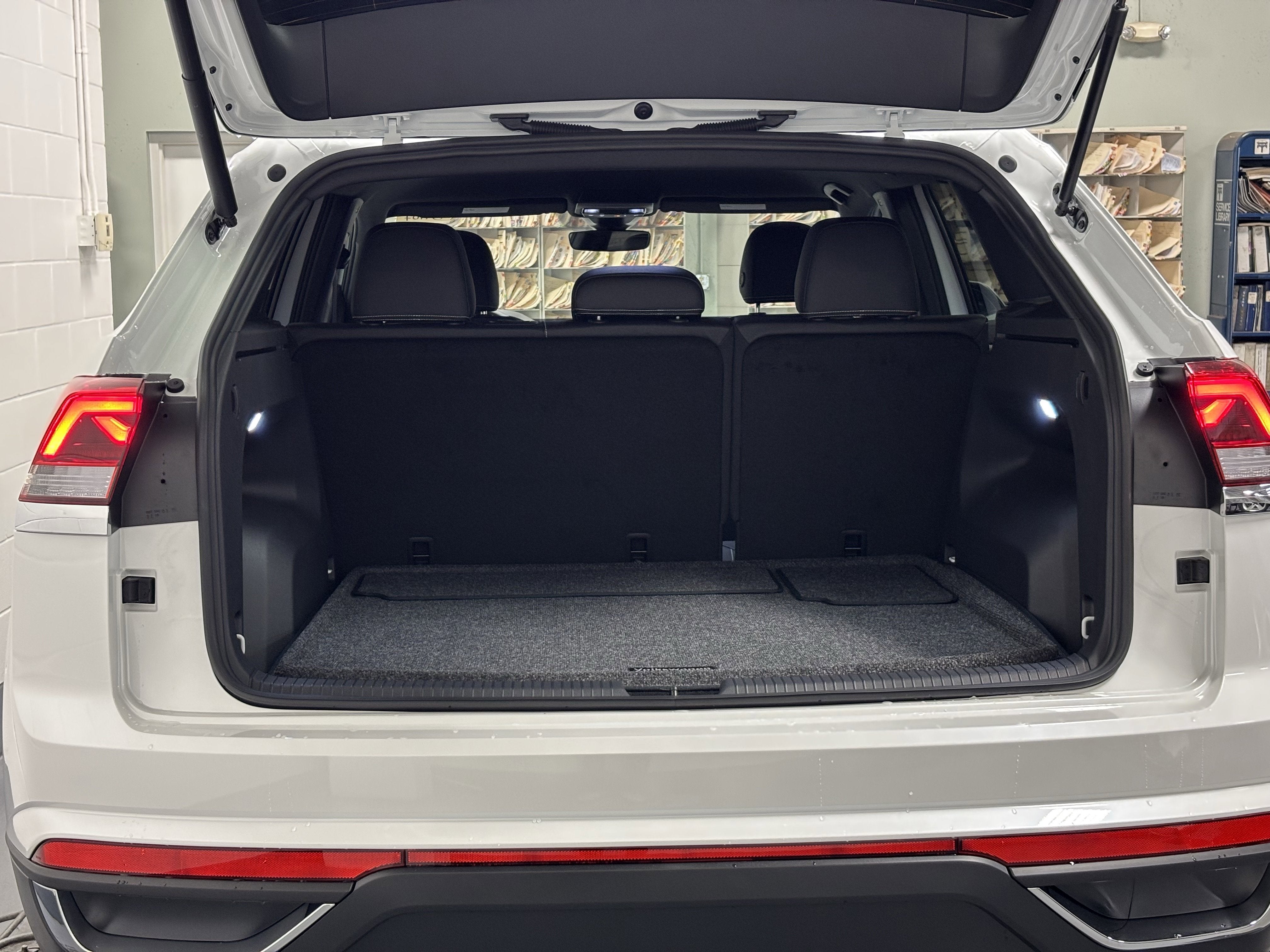 2026 Volkswagen Atlas Cross Sport 2.0T SE