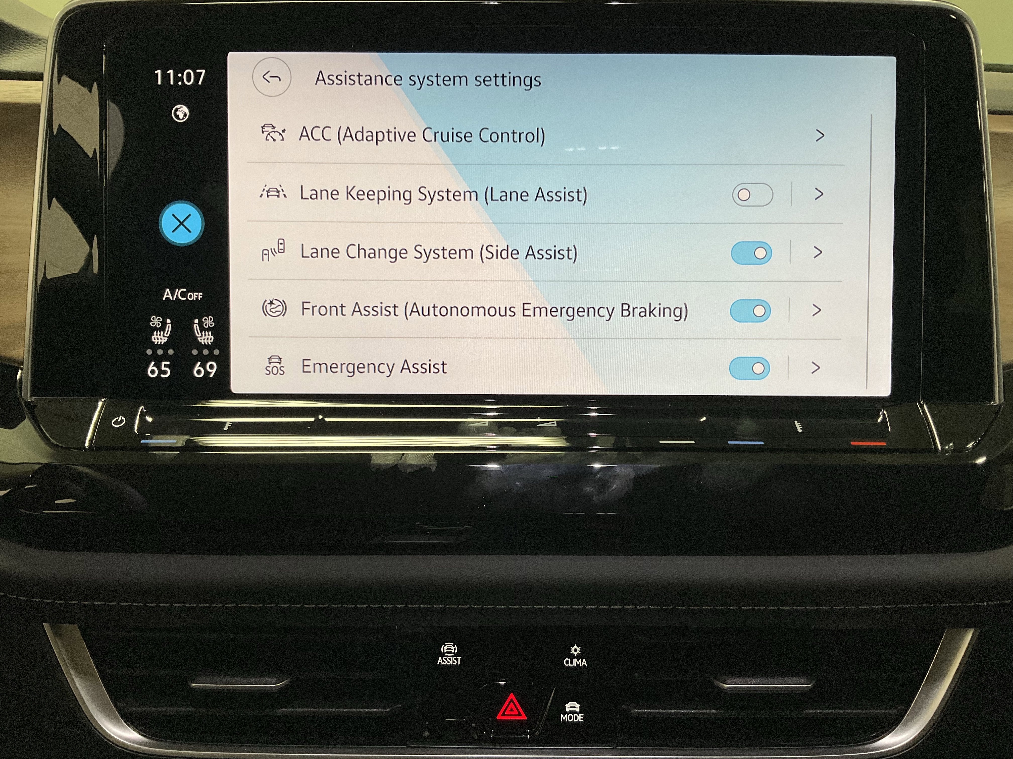 2026 Volkswagen Atlas 2.0T SE