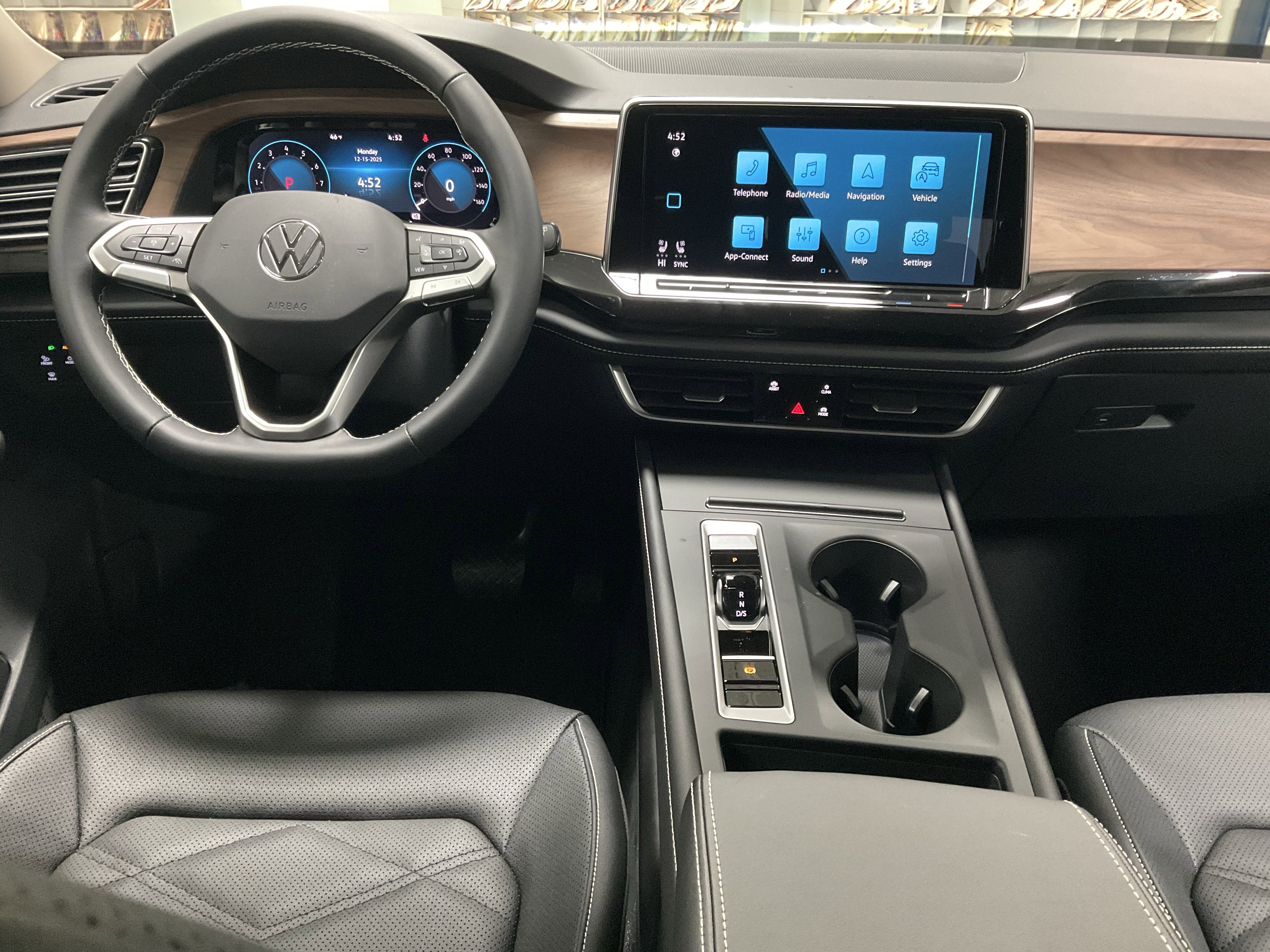 2026 Volkswagen Atlas 2.0T SE