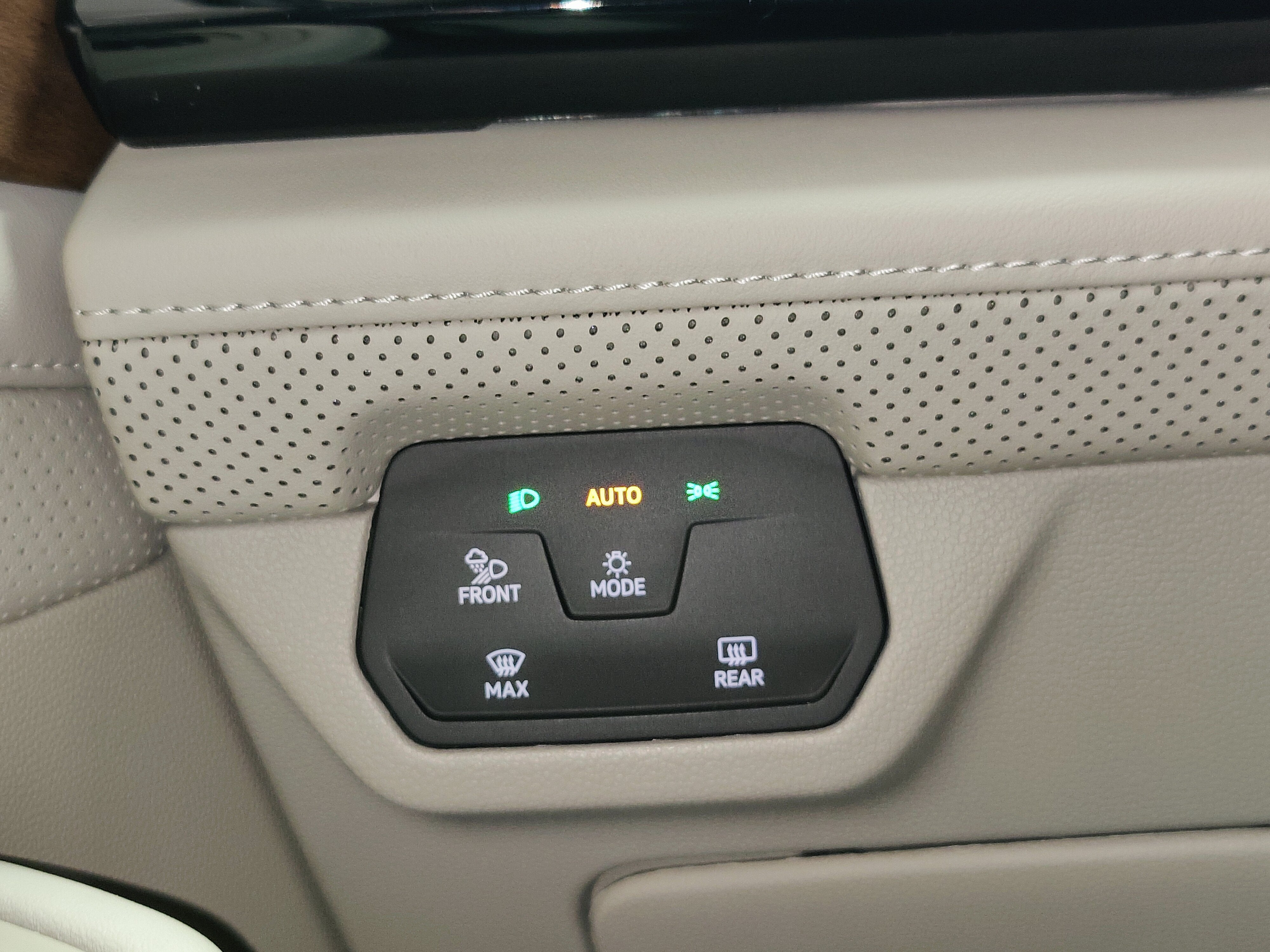 2024 Volkswagen Atlas SE 4-Motion AWD