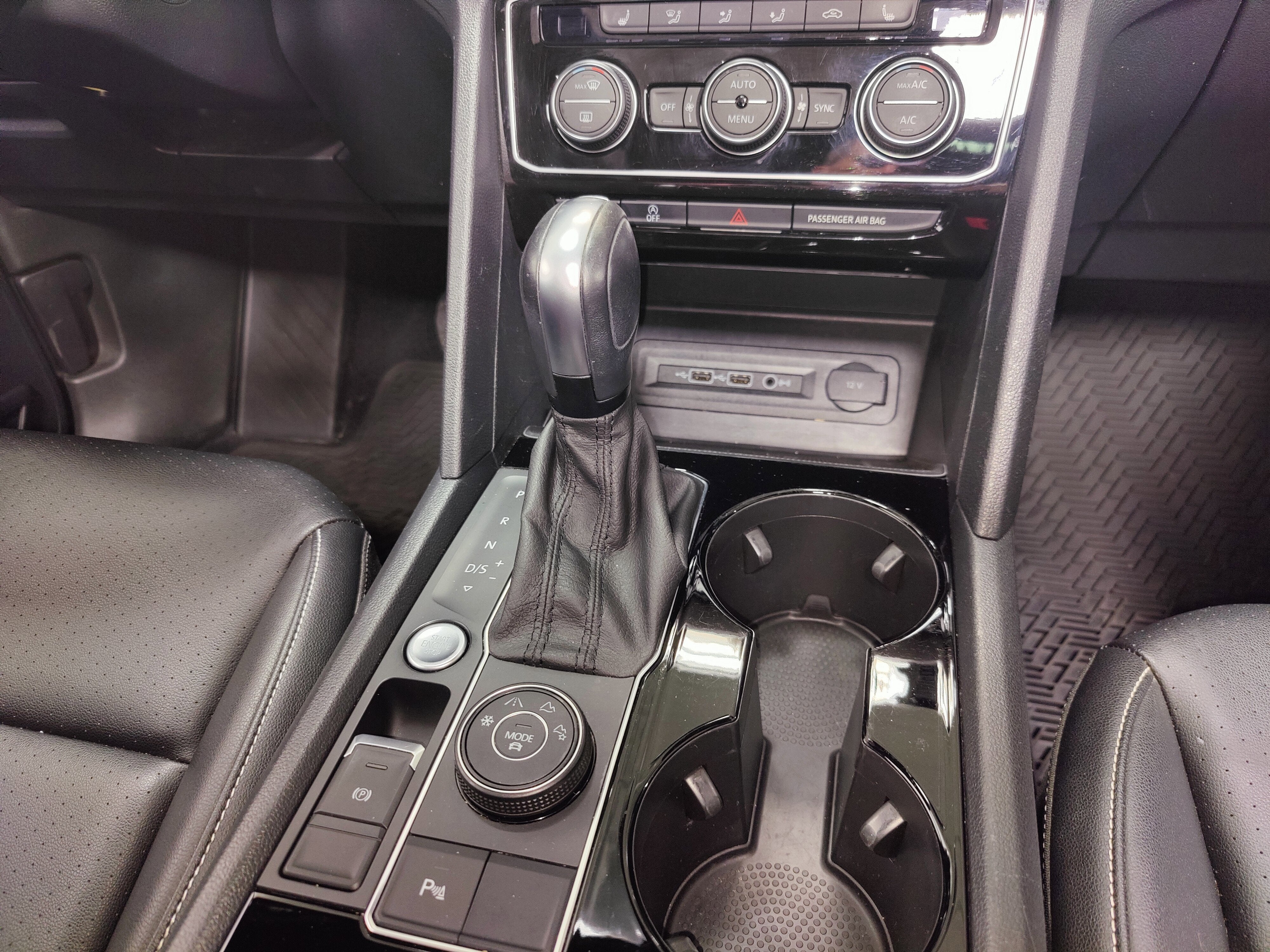 2020 Volkswagen Atlas Cross Sport SEL AWD w/Sunroof/Nav