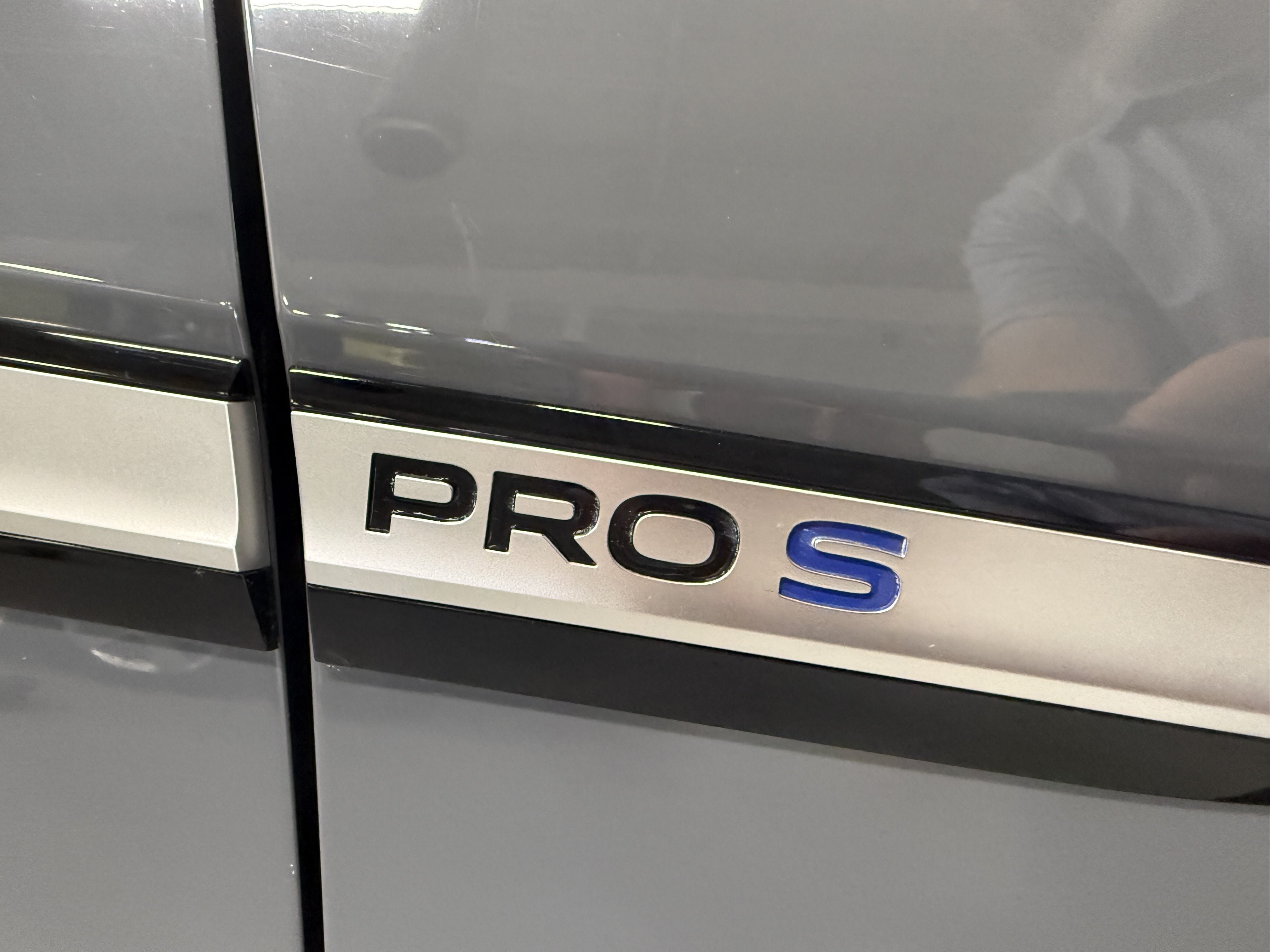 2023 Volkswagen ID.4 Pro S Long Range w/Glass Roof