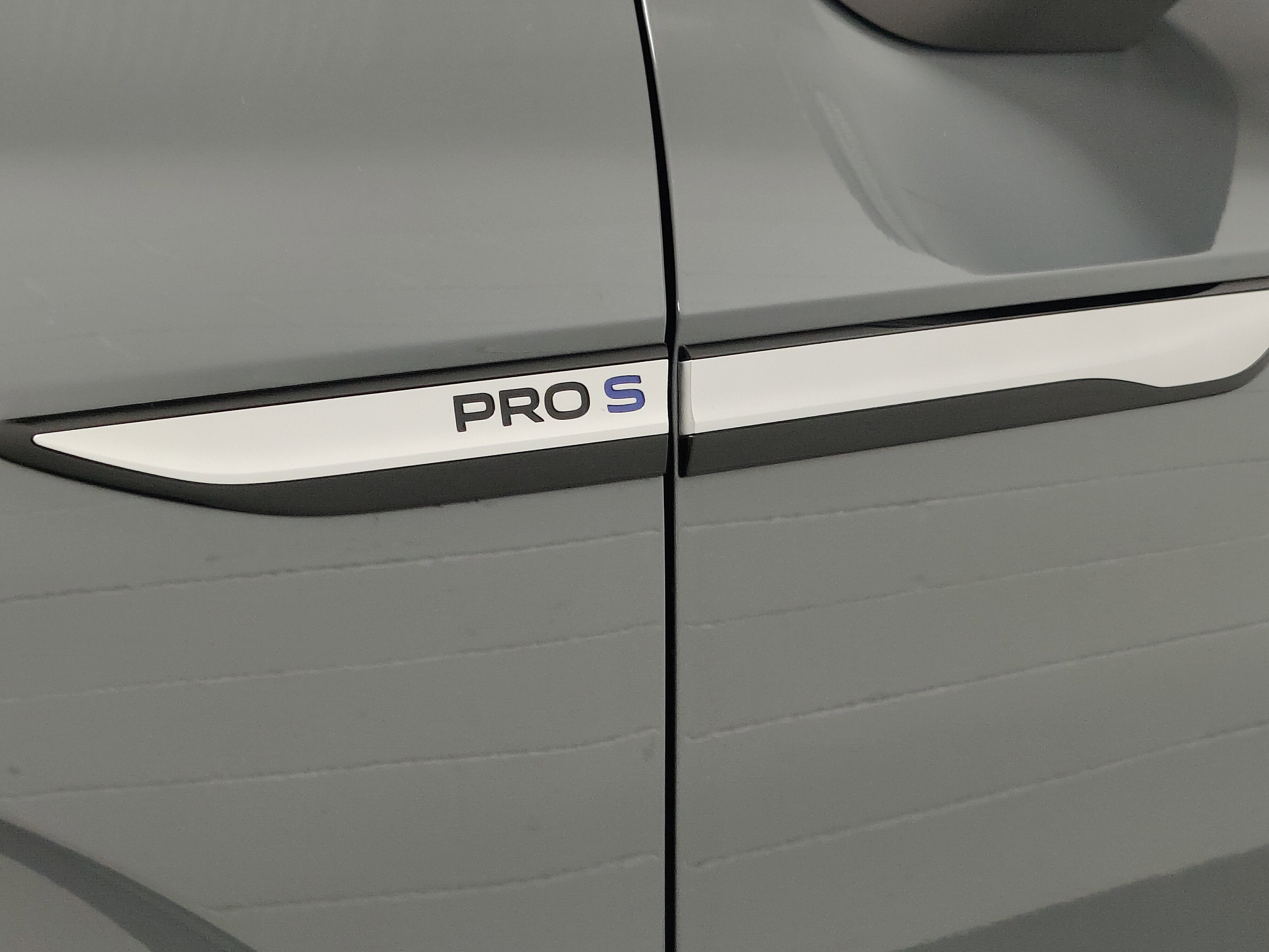 2025 Volkswagen ID.4 Pro S Long Range w/Glass Roof