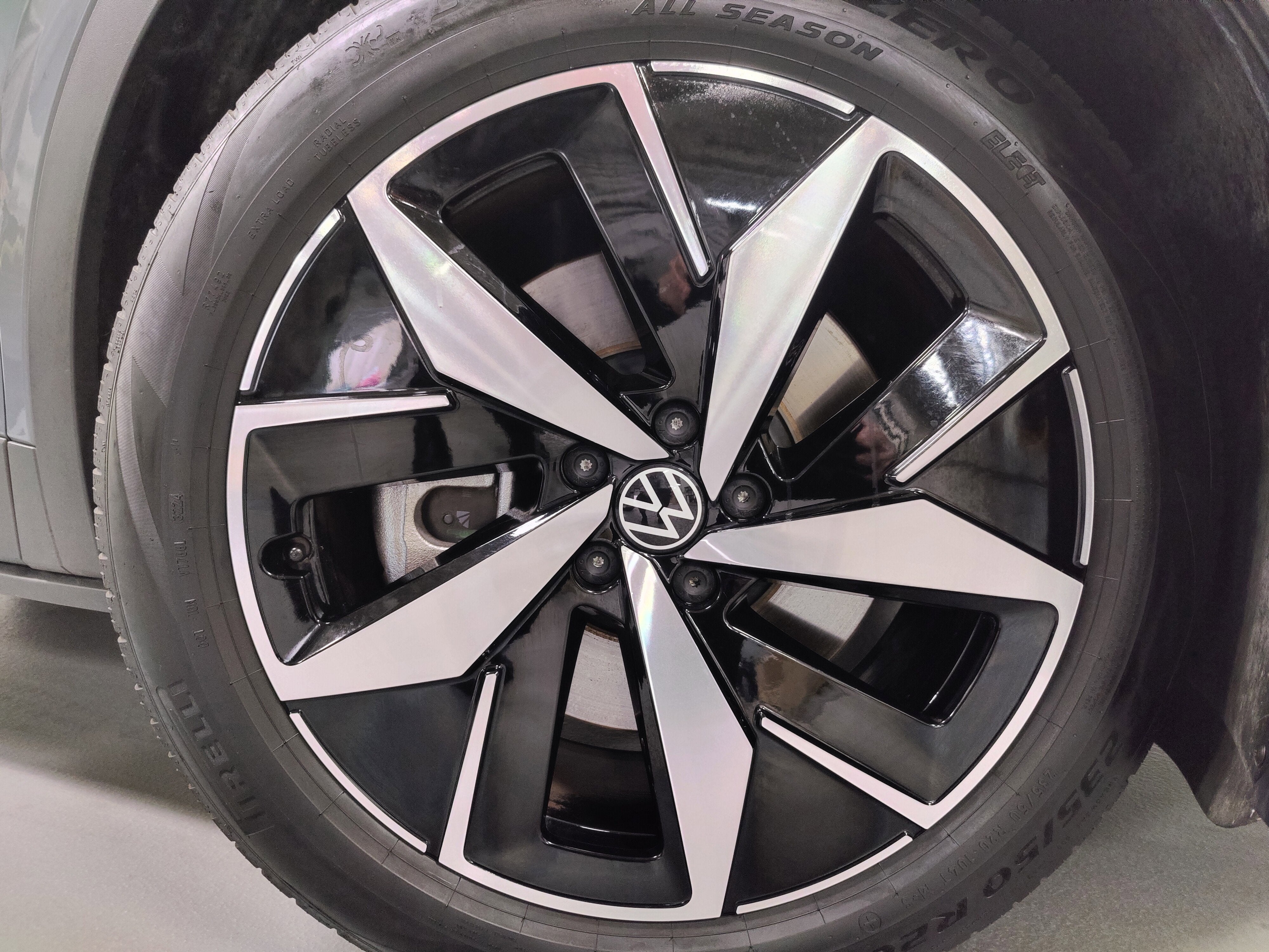 2025 Volkswagen ID.4 Pro S Long Range w/Glass Roof