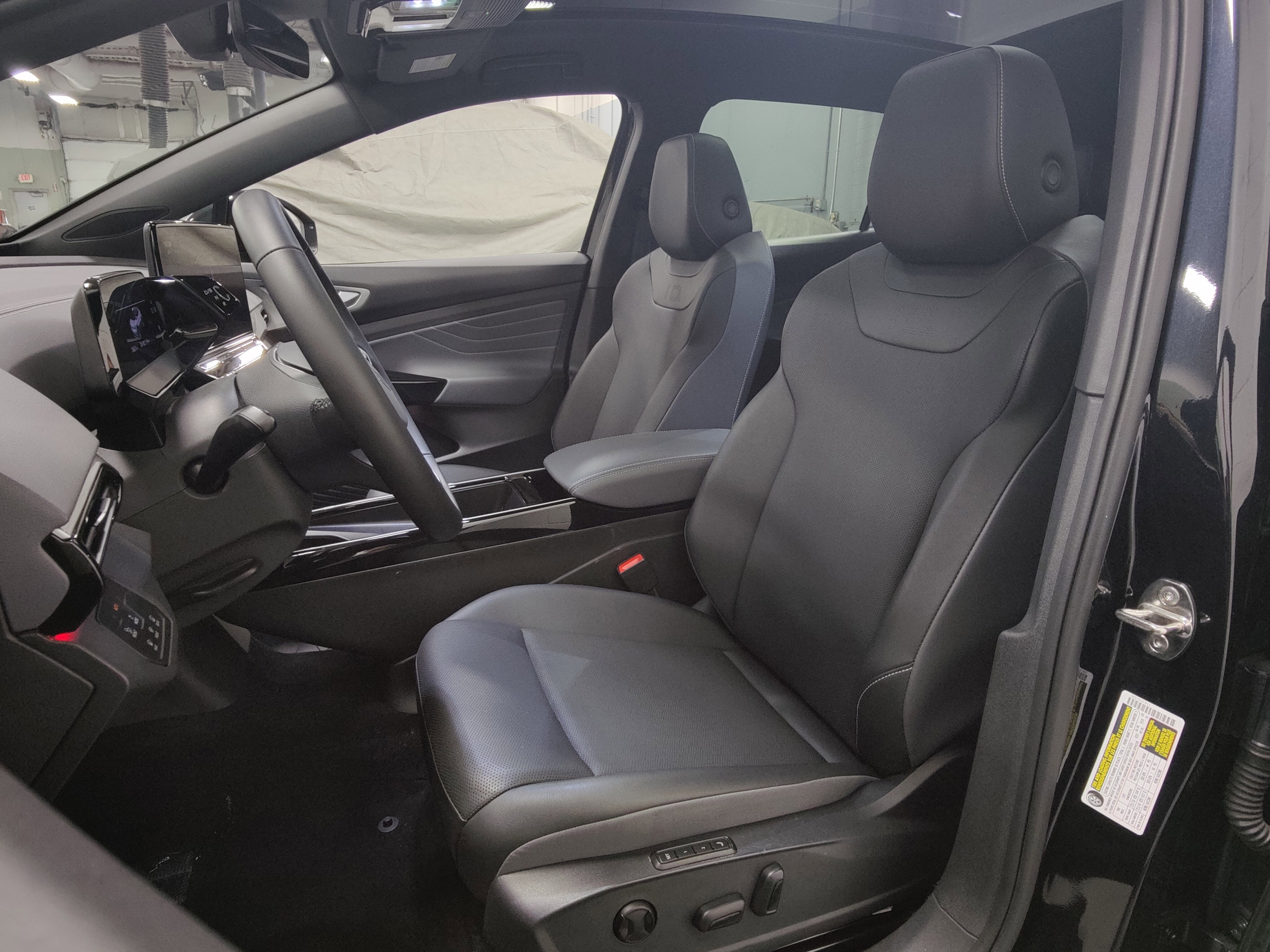 2023 Volkswagen ID.4 Pro S Long Range AWD w/Glass Roof