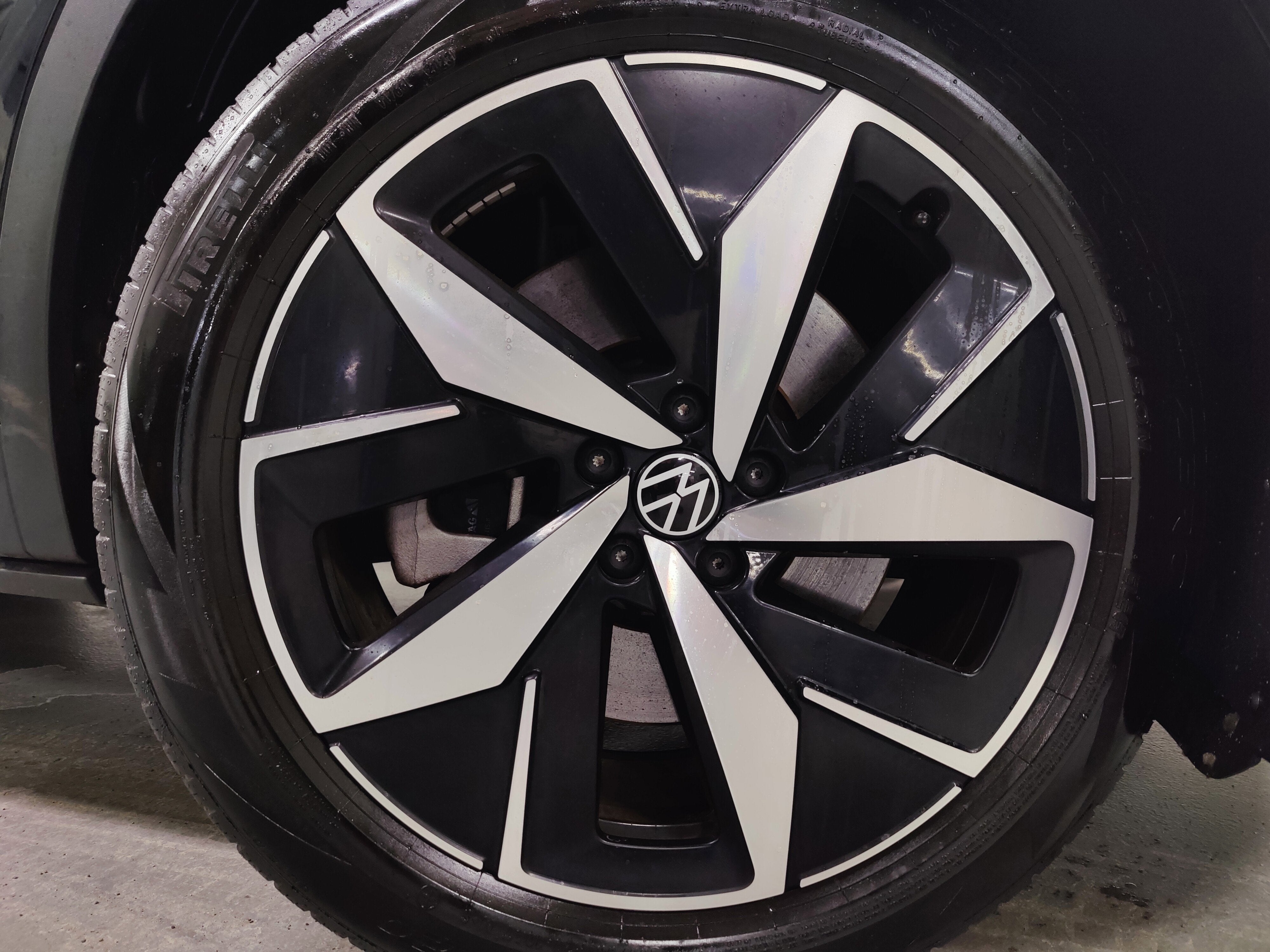 2023 Volkswagen ID.4 Pro S Long Range AWD w/Glass Roof