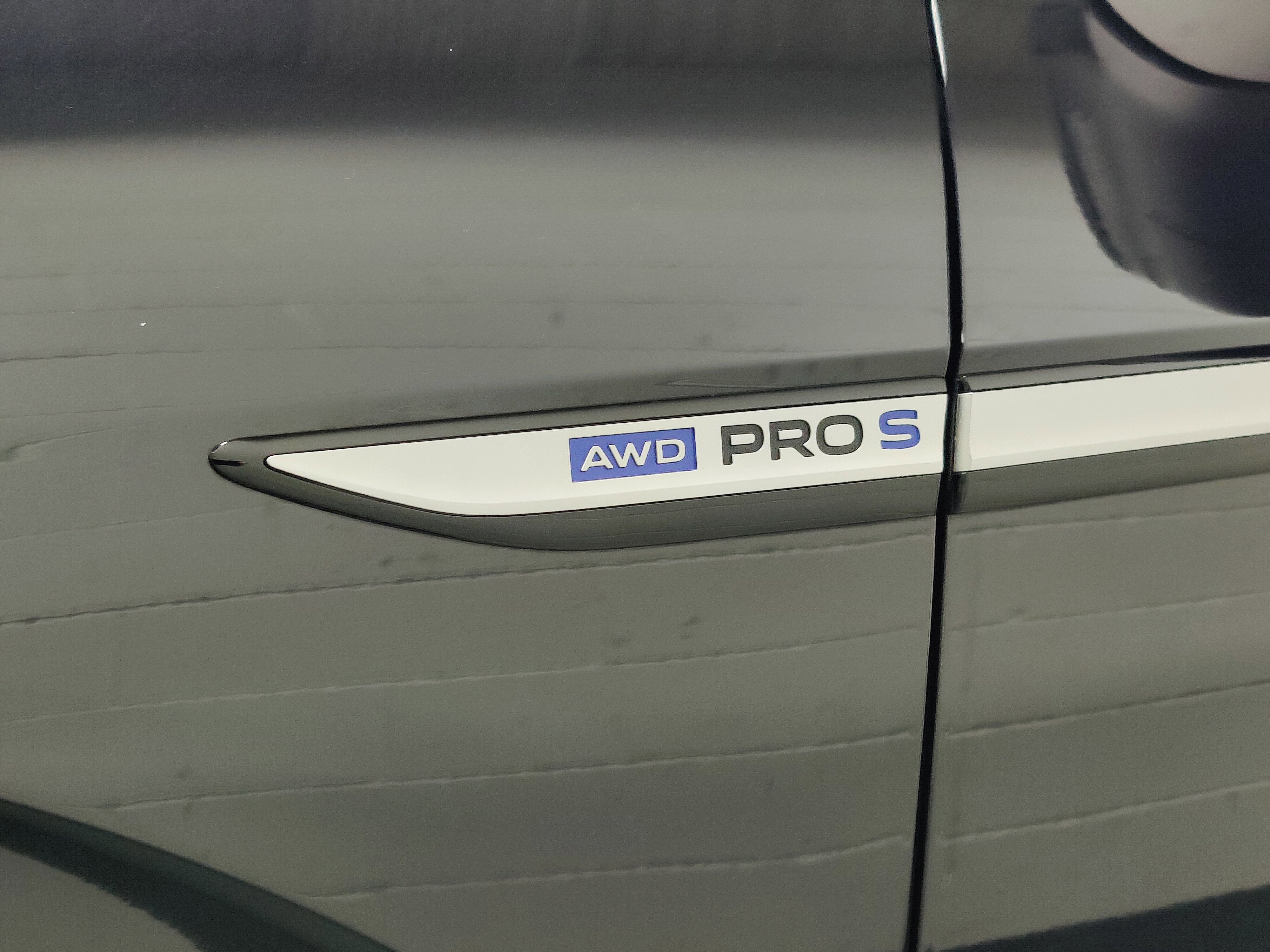 2023 Volkswagen ID.4 Pro S Long Range AWD w/Glass Roof