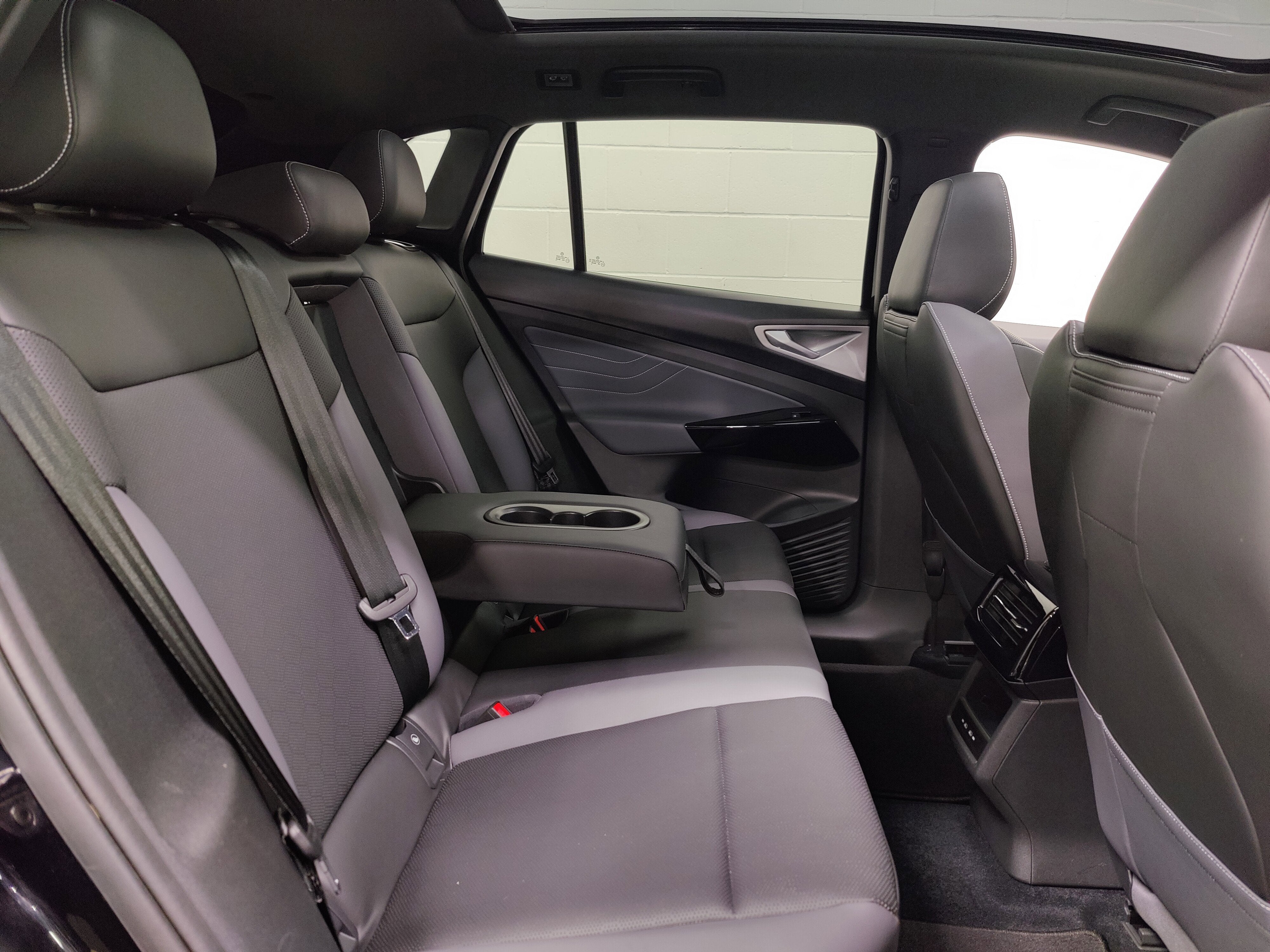 2023 Volkswagen ID.4 Pro S Long Range AWD w/Glass Roof