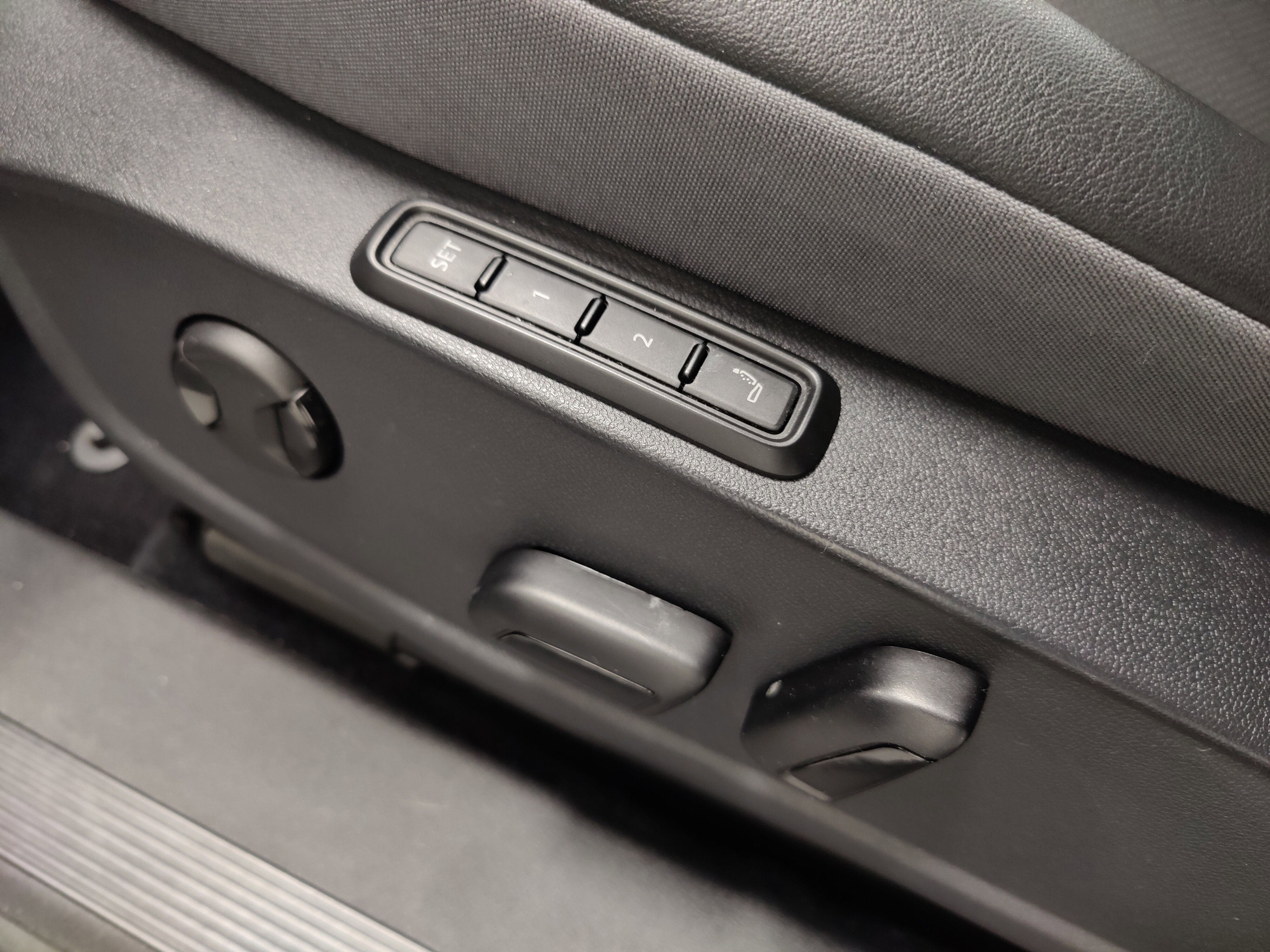 2023 Volkswagen ID.4 Pro S AWD Long Range w/Glass Roof