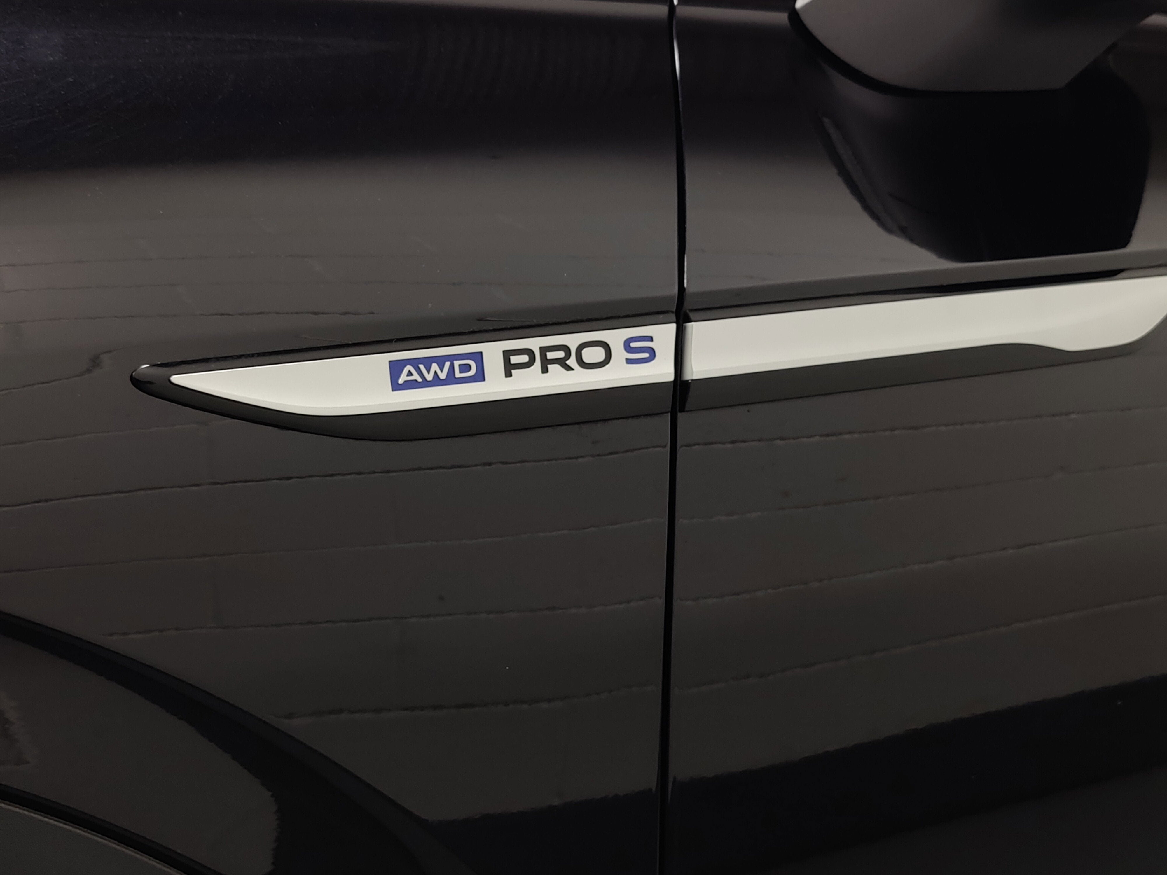 2023 Volkswagen ID.4 Pro S AWD Long Range w/Glass Roof