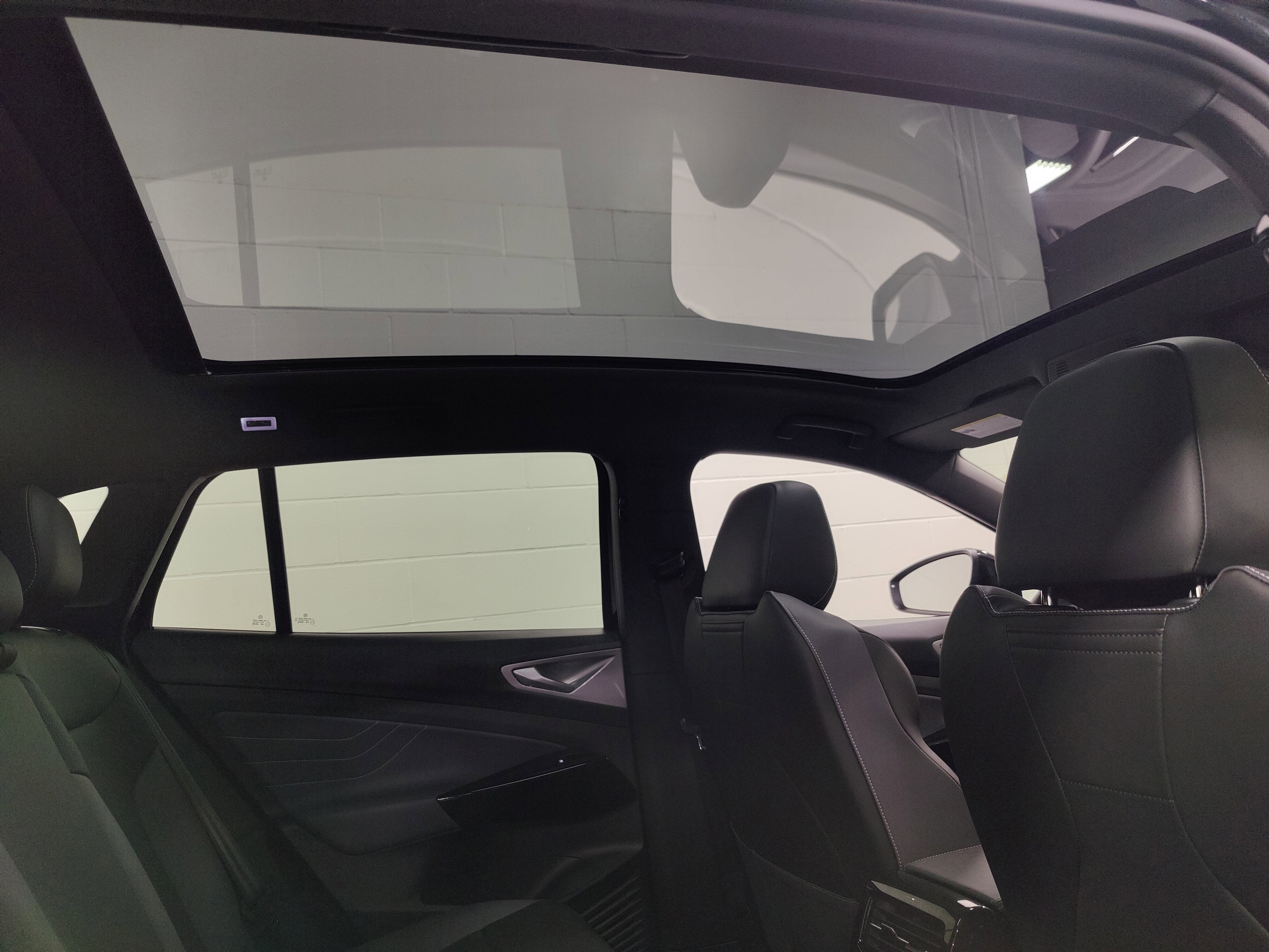 2023 Volkswagen ID.4 Pro S AWD Long Range w/Glass Roof