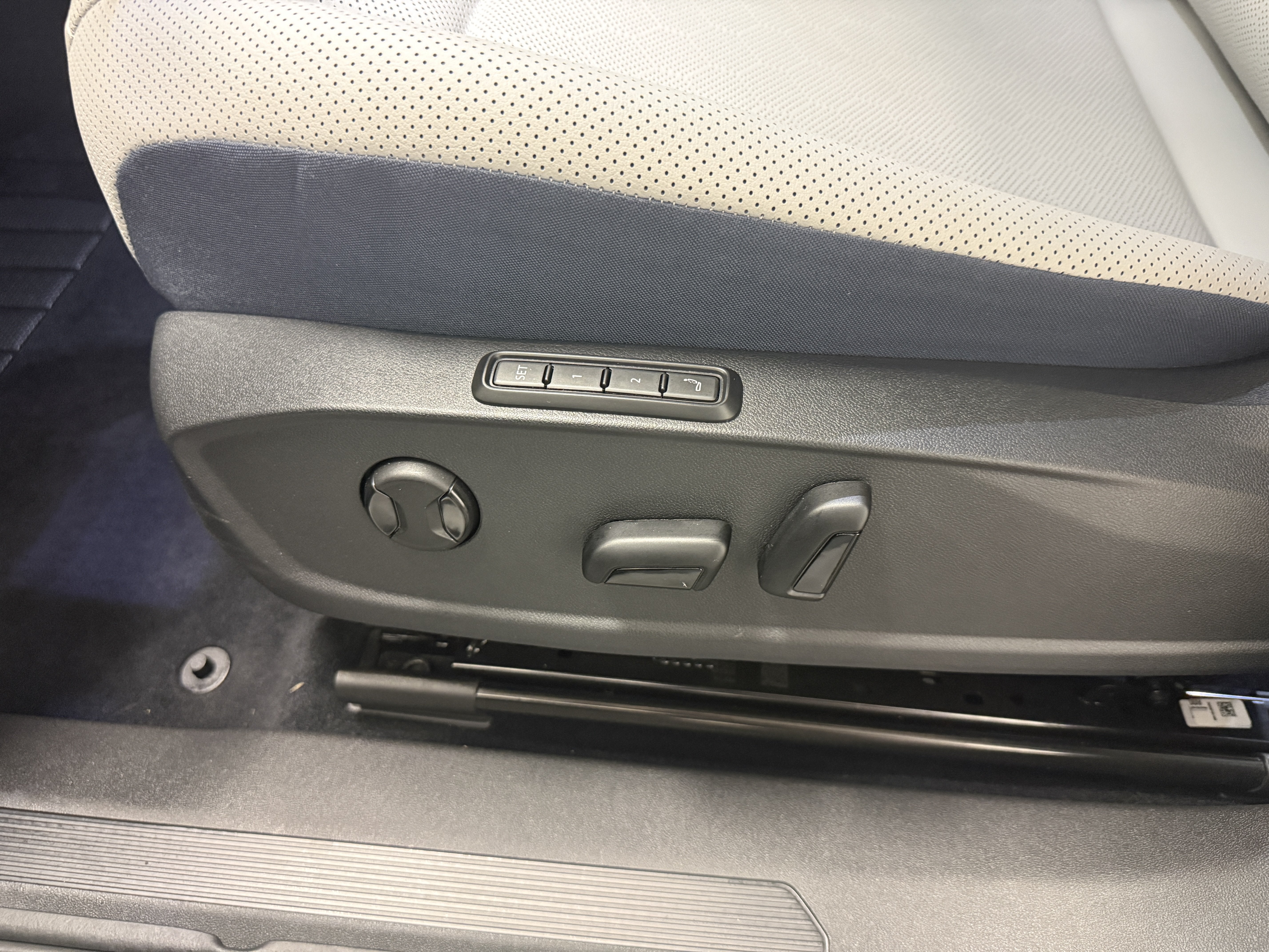 2025 Volkswagen ID.4 Pro S AWD Long Range w/Glass Roof
