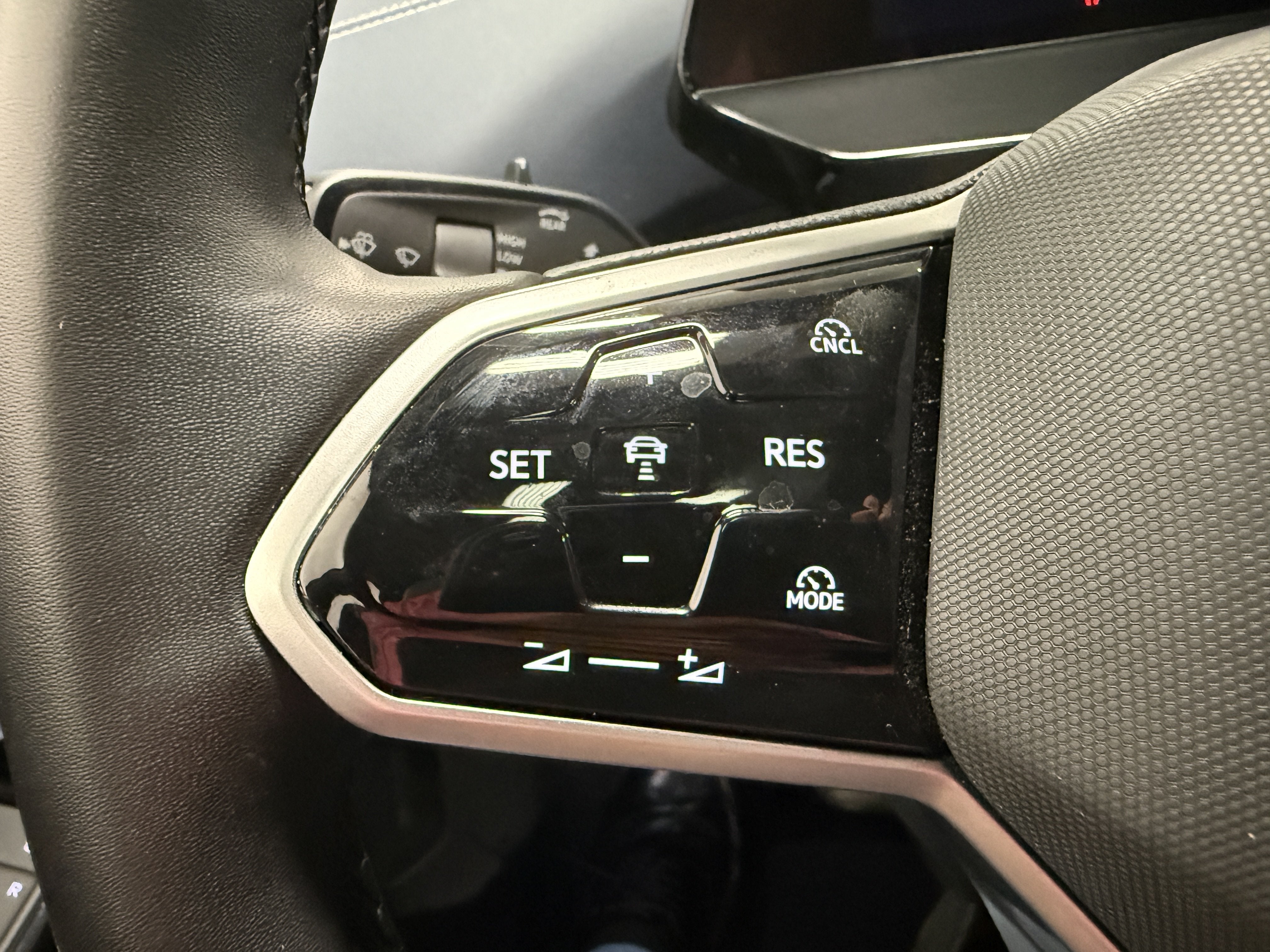 2025 Volkswagen ID.4 Pro S AWD Long Range w/Glass Roof