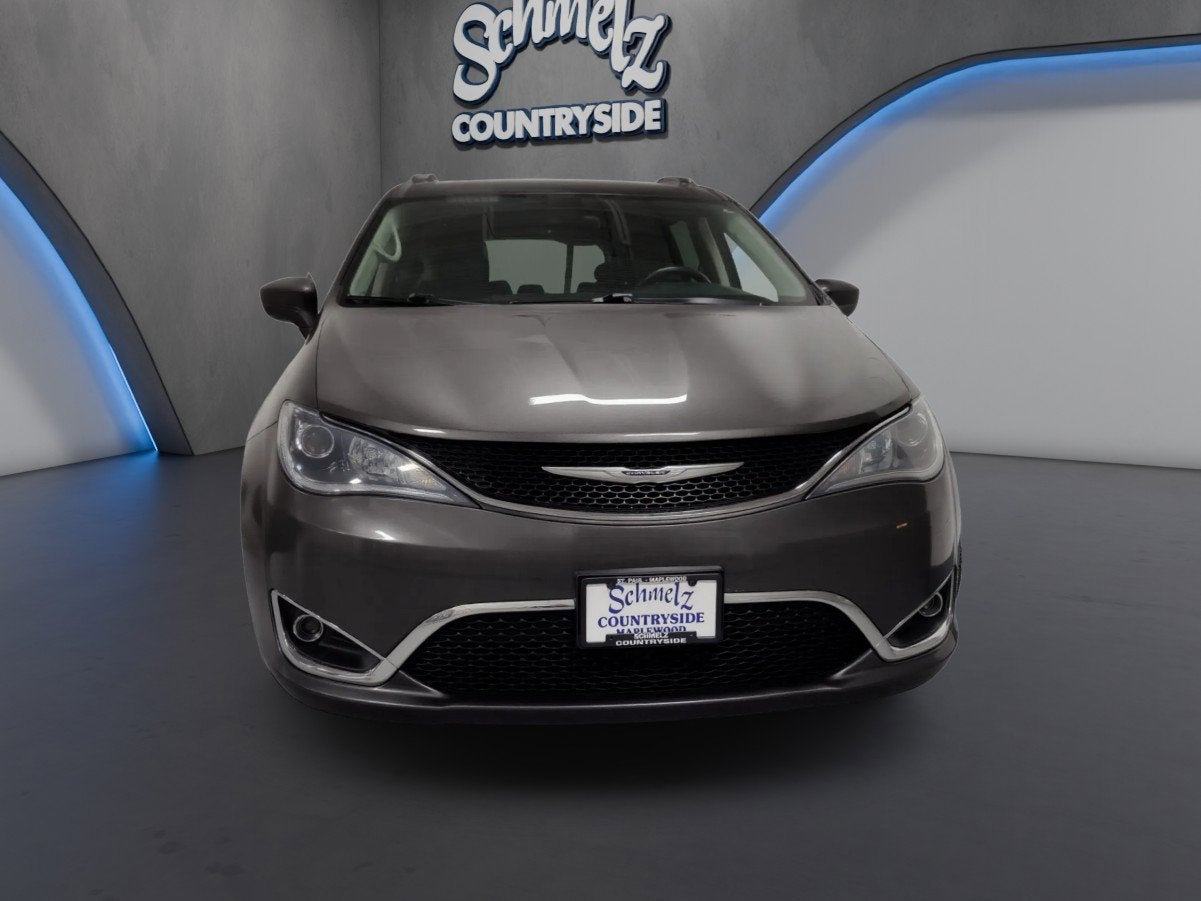 Used 2019 Chrysler Pacifica Touring L with VIN 2C4RC1BG9KR550143 for sale in Maplewood, Minnesota