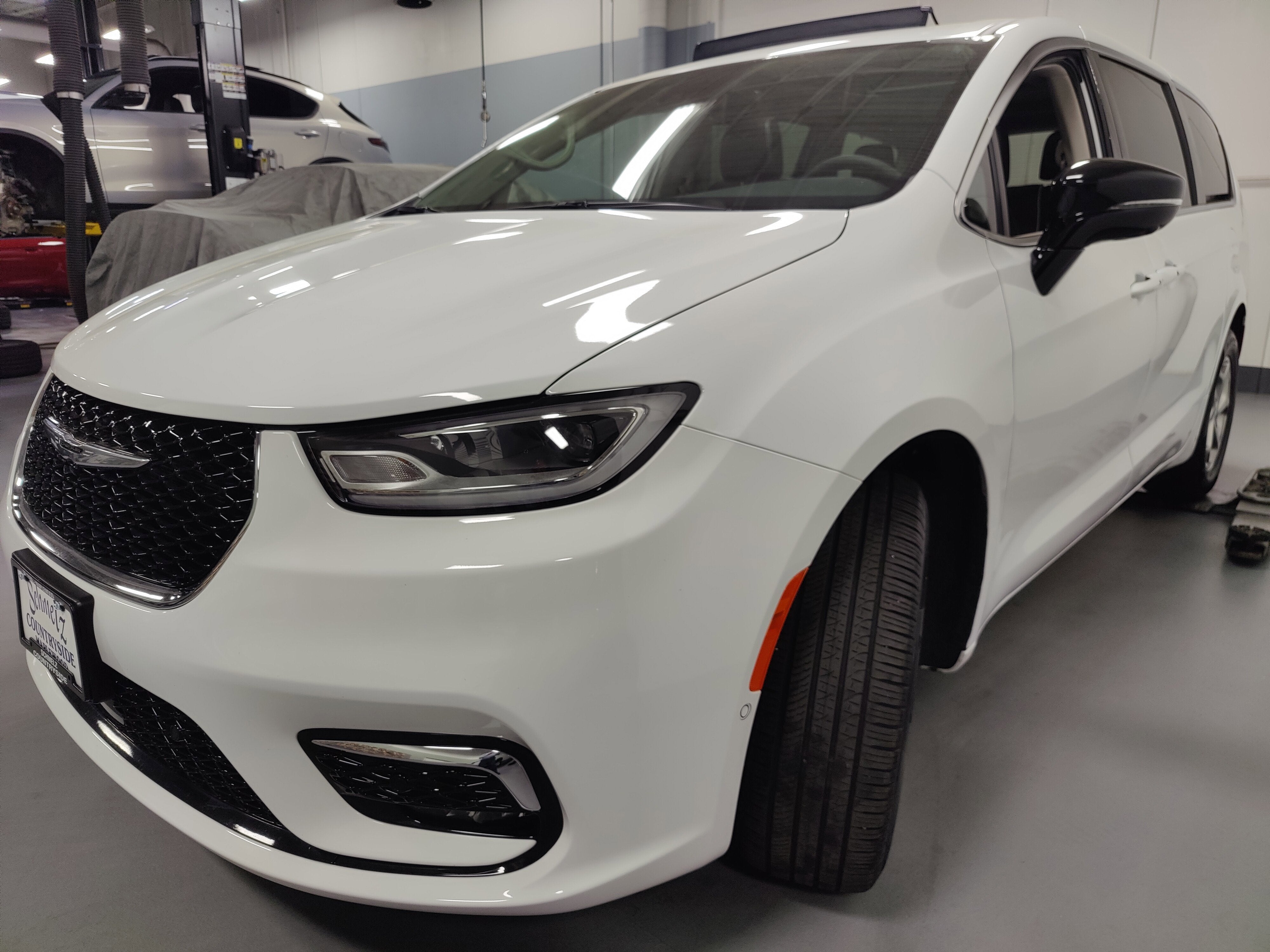 2024 Chrysler Pacifica Limited AWD w/Safety Sphere