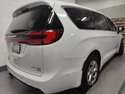 2024 Chrysler Pacifica Limited AWD w/Safety Sphere