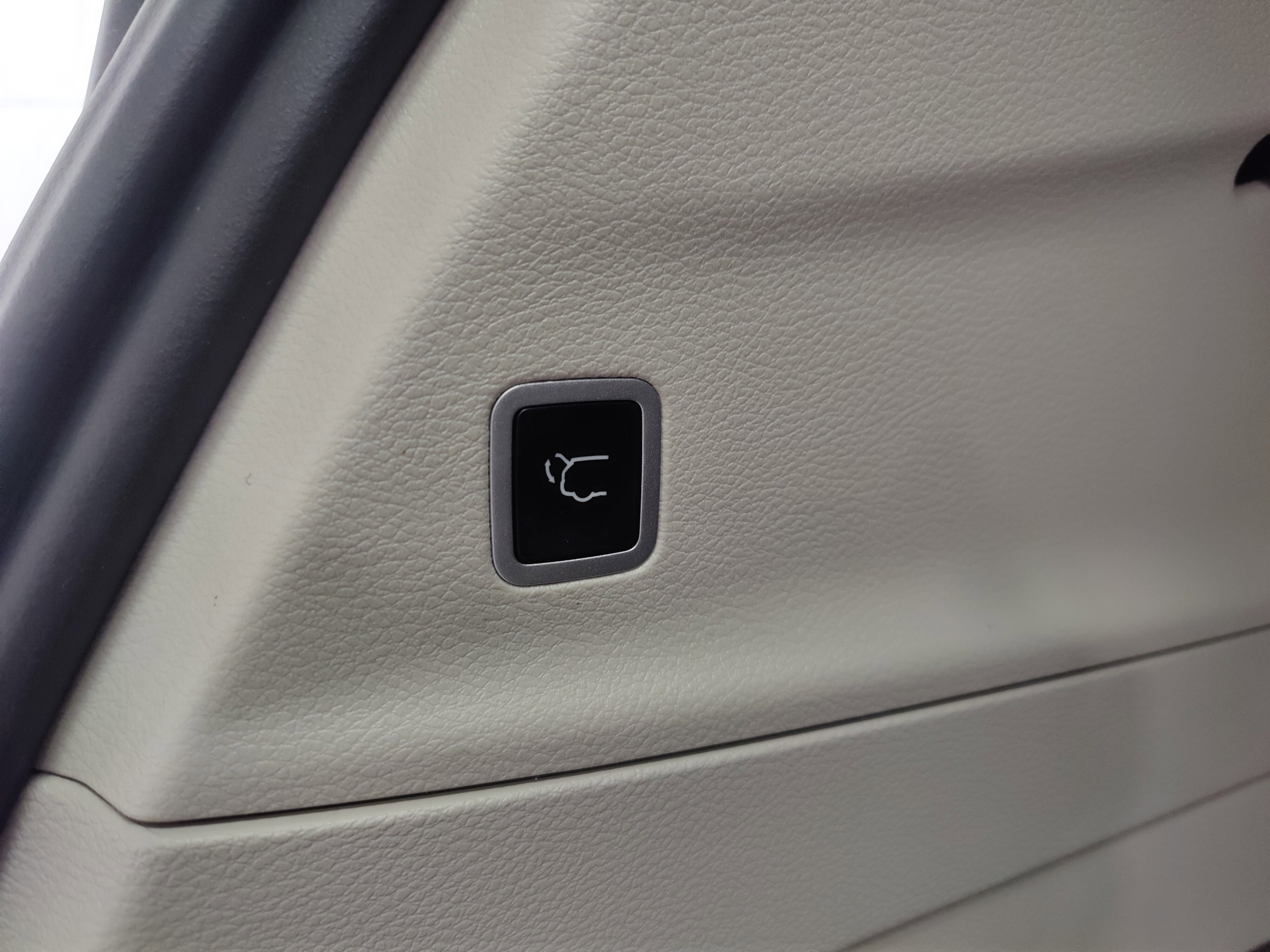 2024 Chrysler Pacifica Limited AWD w/Safety Sphere