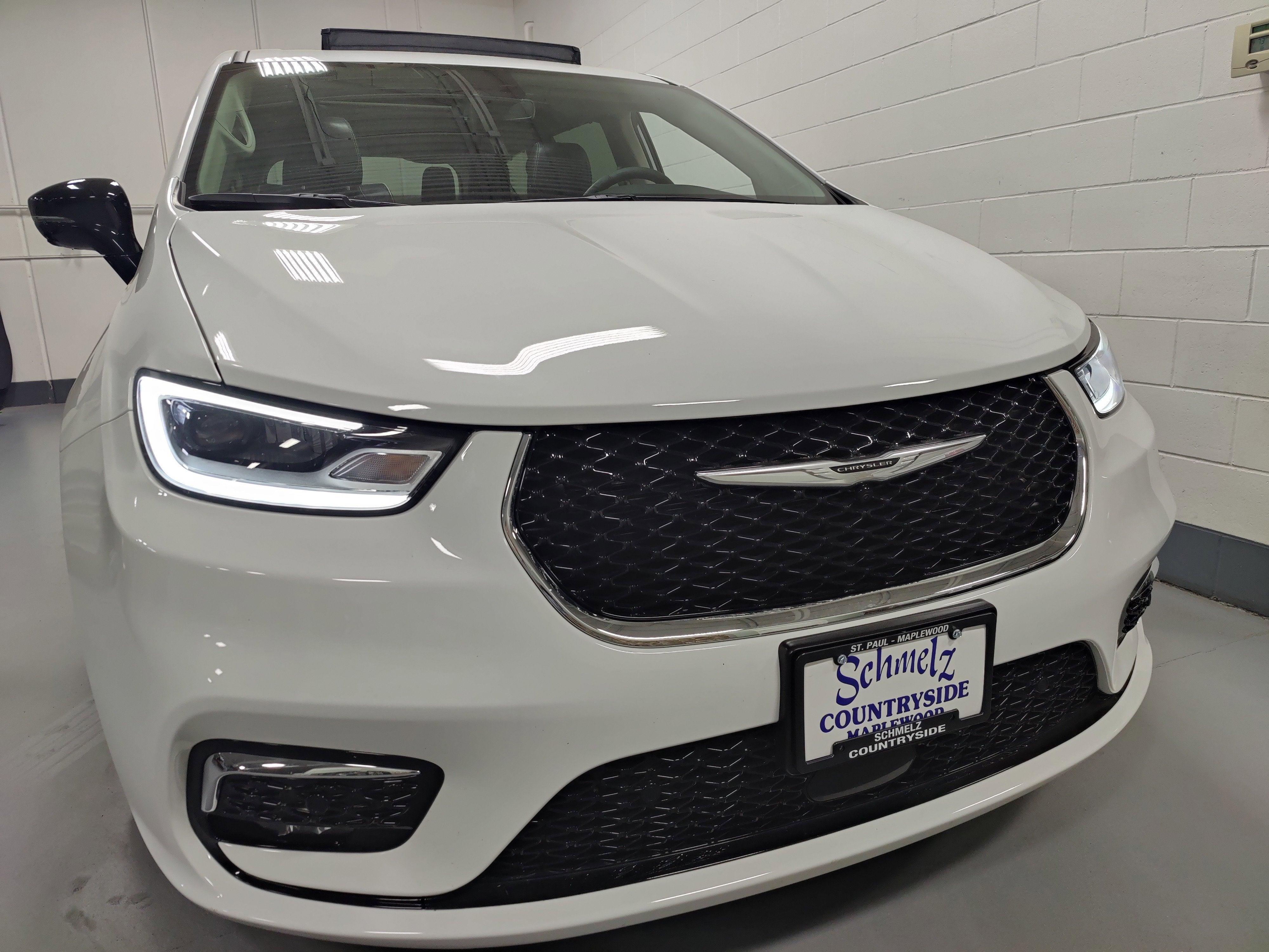 2024 Chrysler Pacifica Limited AWD w/Safety Sphere