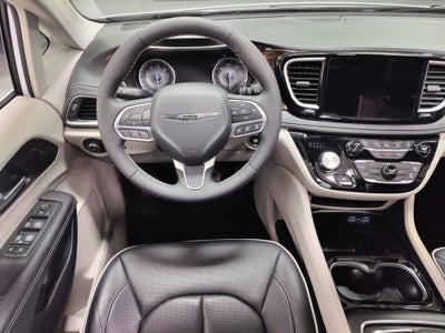 2024 Chrysler Pacifica Limited AWD w/Safety Sphere